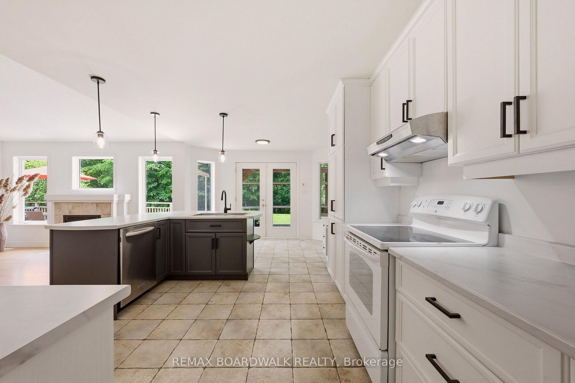 Photo 13 of 289 Timberwood Drive, Beckwith, Beckwith Twp — HOMEH