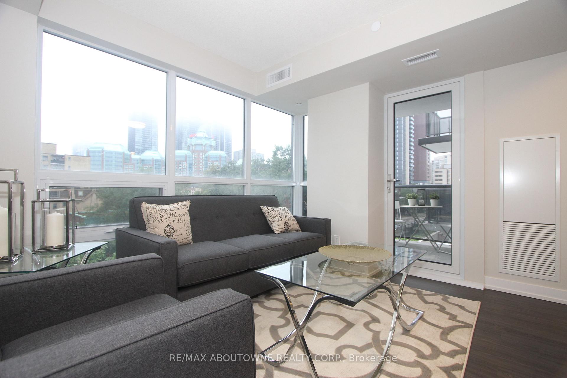 Photo 2 of Unit 3207, 561 Sherbourne Street, Toronto, North St. James Town — HOMEH