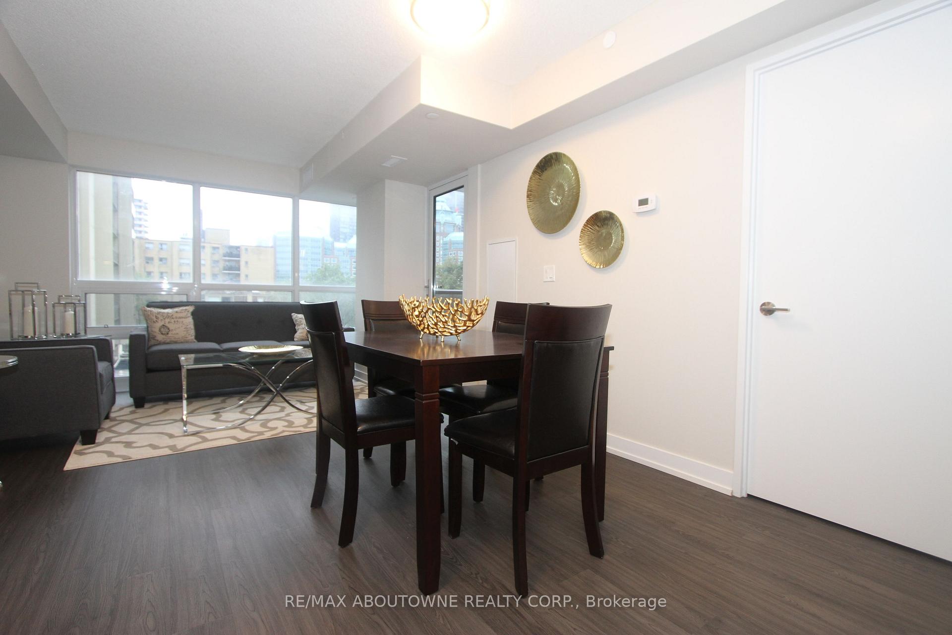 Photo 3 of Unit 3207, 561 Sherbourne Street, Toronto, North St. James Town — HOMEH