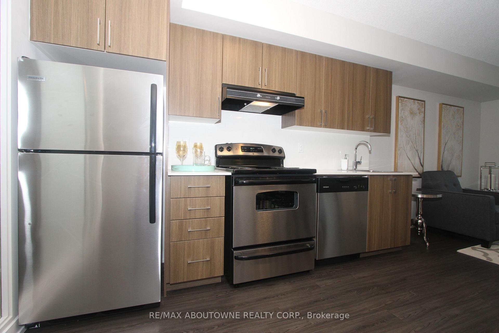 Photo 4 of Unit 3207, 561 Sherbourne Street, Toronto, North St. James Town — HOMEH