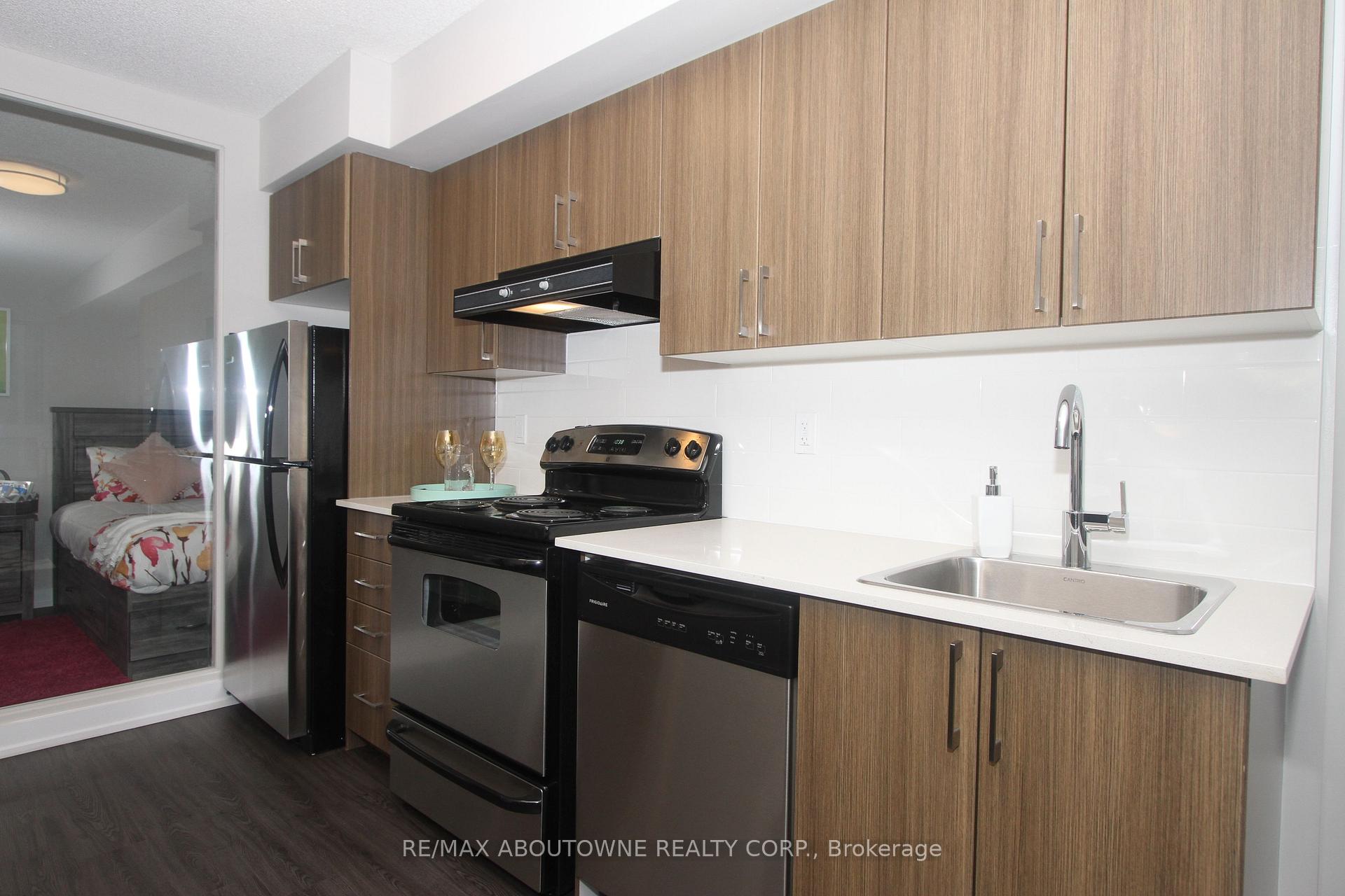 Photo 5 of Unit 3207, 561 Sherbourne Street, Toronto, North St. James Town — HOMEH
