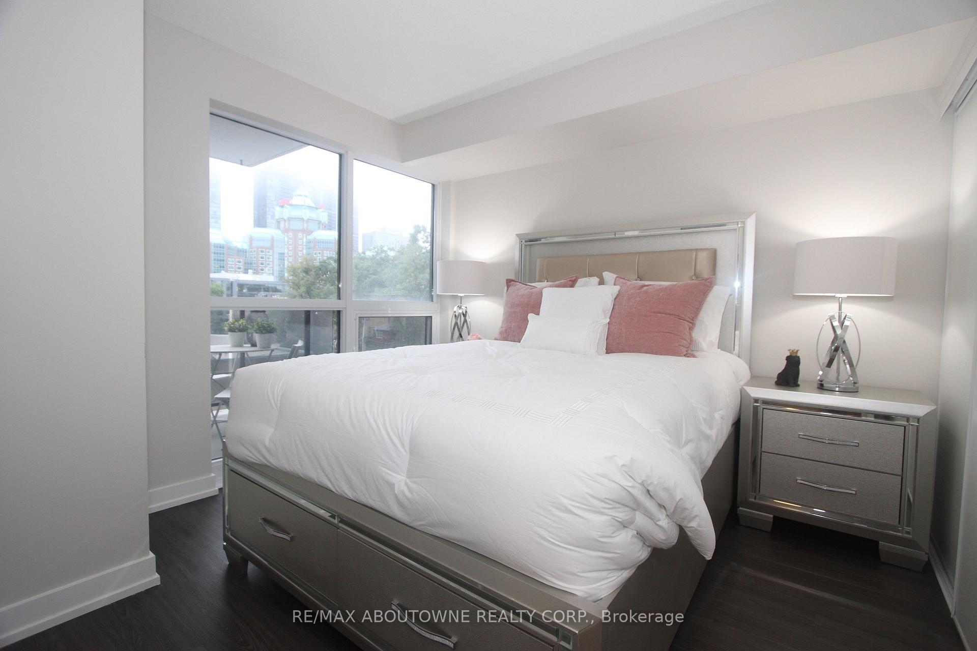 Photo 7 of Unit 3207, 561 Sherbourne Street, Toronto, North St. James Town — HOMEH