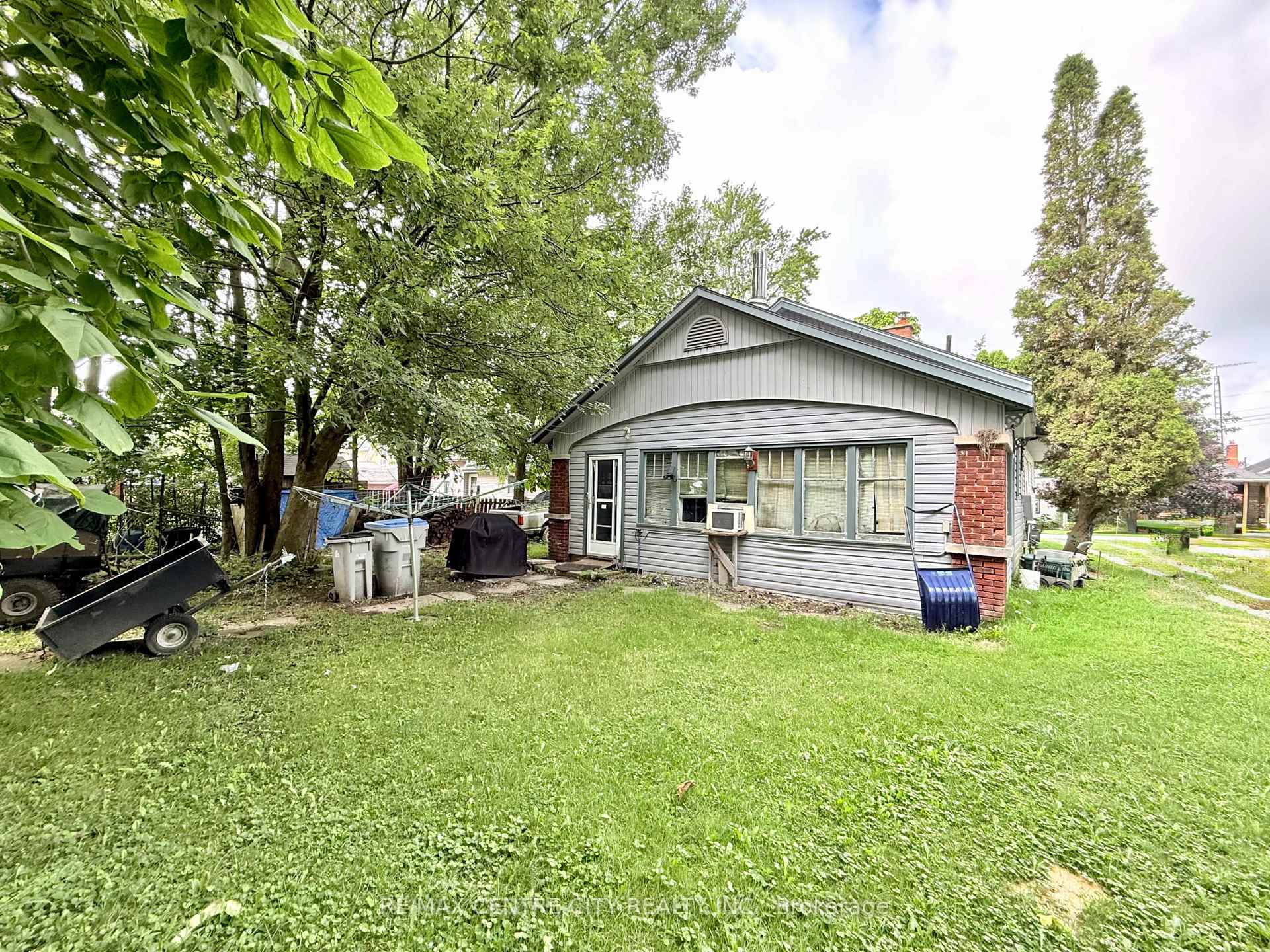 Photo 7 of 240 King Street, Lucan Biddulph, Granton — HOMEH