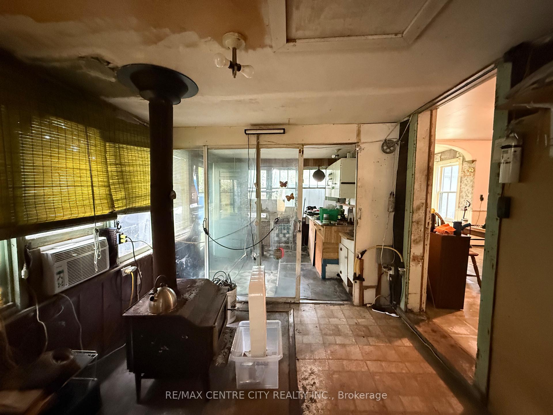 Photo 10 of 240 King Street, Lucan Biddulph, Granton — HOMEH
