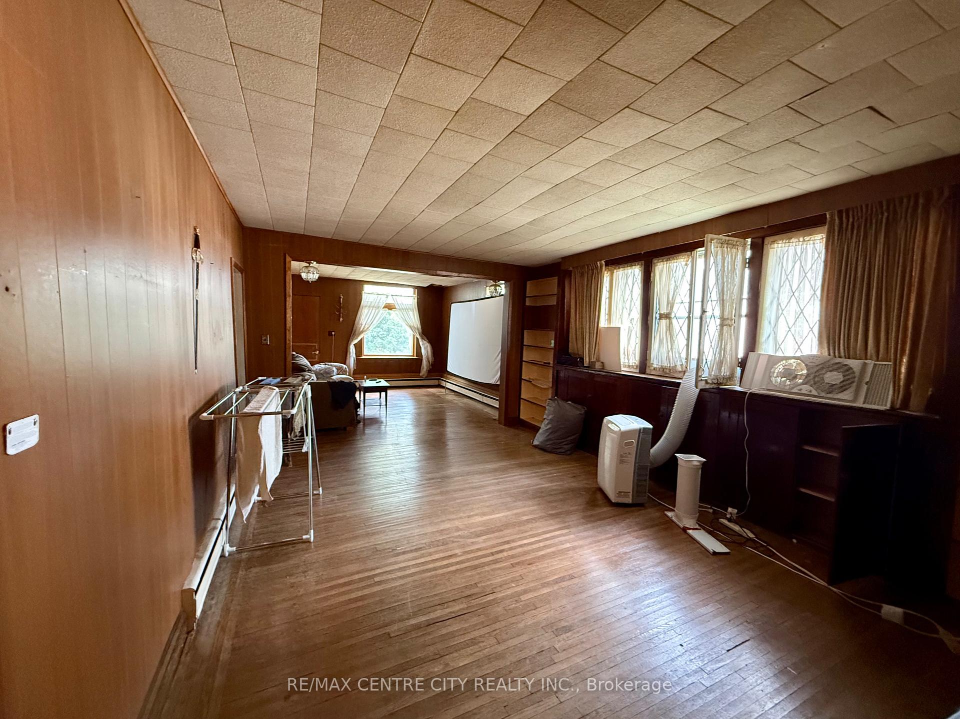 Photo 15 of 240 King Street, Lucan Biddulph, Granton — HOMEH