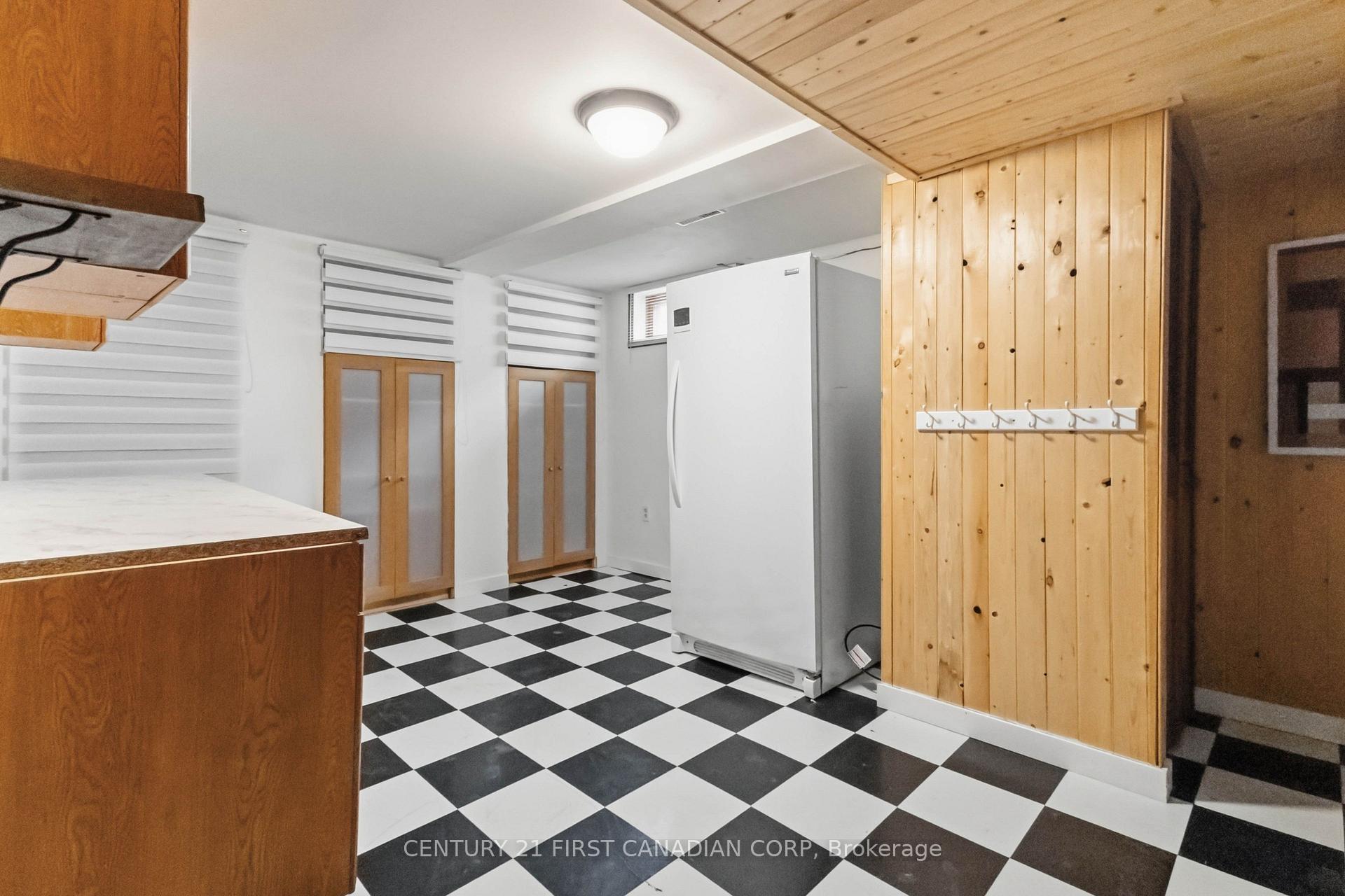 Photo 57 of 14 Alayne Crescent, London, South X — HOMEH