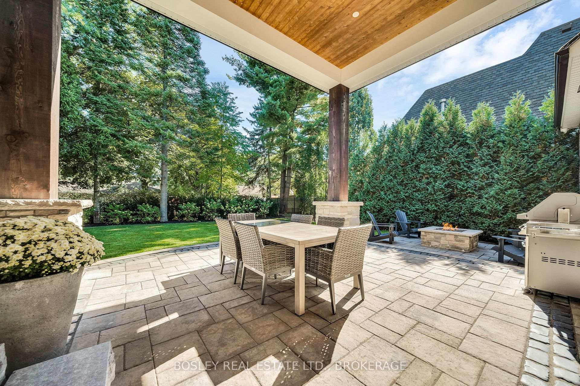 Photo 16 of 94 Terrence Park Drive, Hamilton, Ancaster — HOMEH