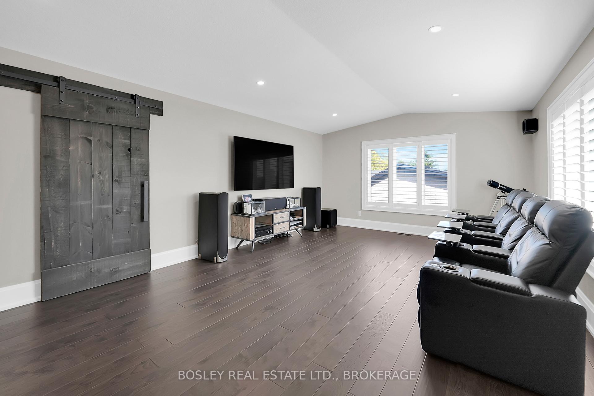 Photo 35 of 94 Terrence Park Drive, Hamilton, Ancaster — HOMEH