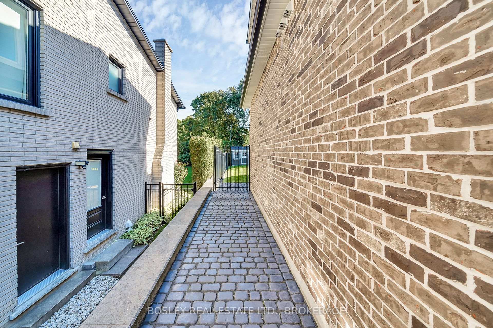 Photo 48 of 94 Terrence Park Drive, Hamilton, Ancaster — HOMEH