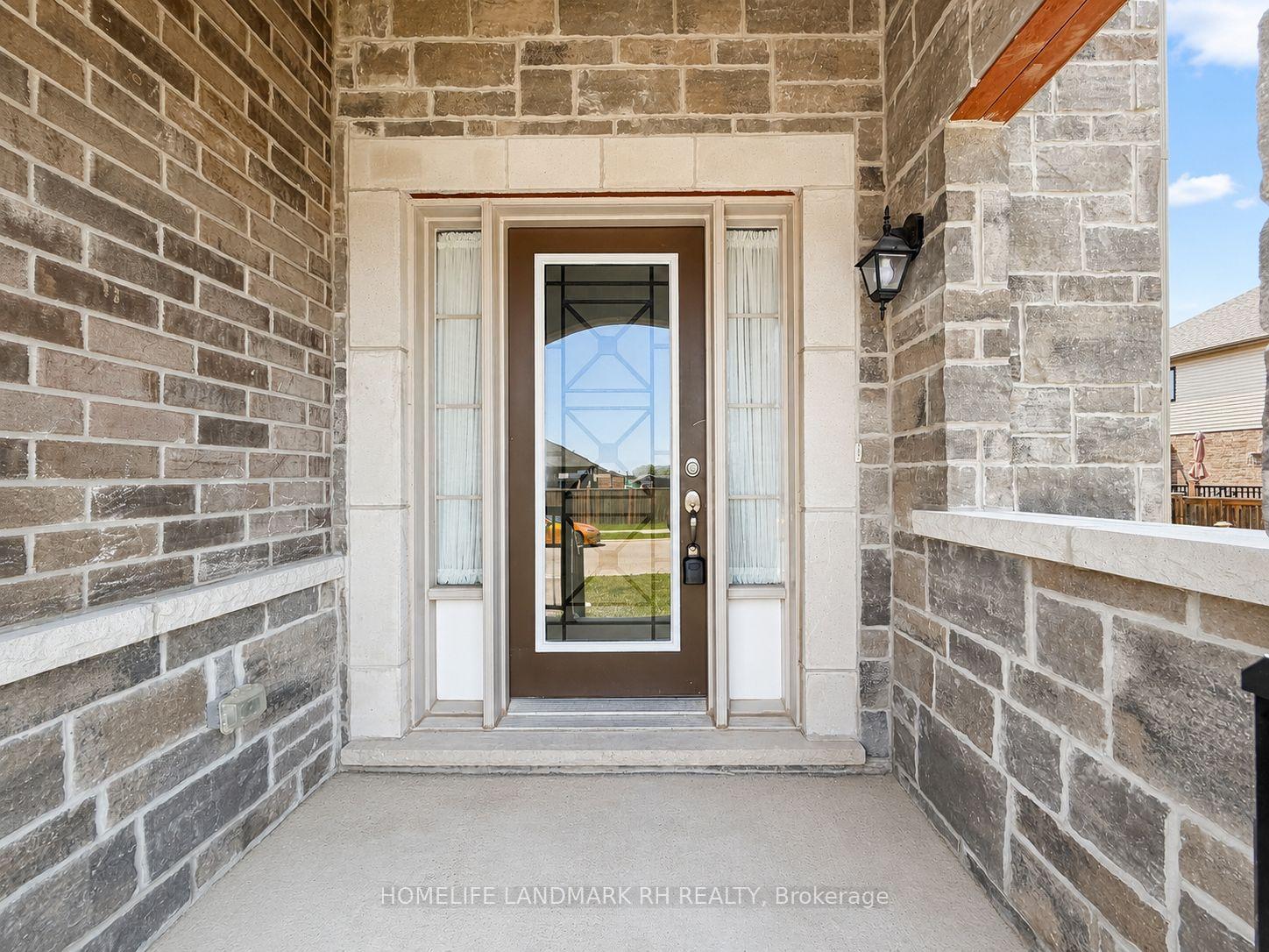 Photo 2 of 9 Homestead Way, Thorold, Rolling Meadows — HOMEH