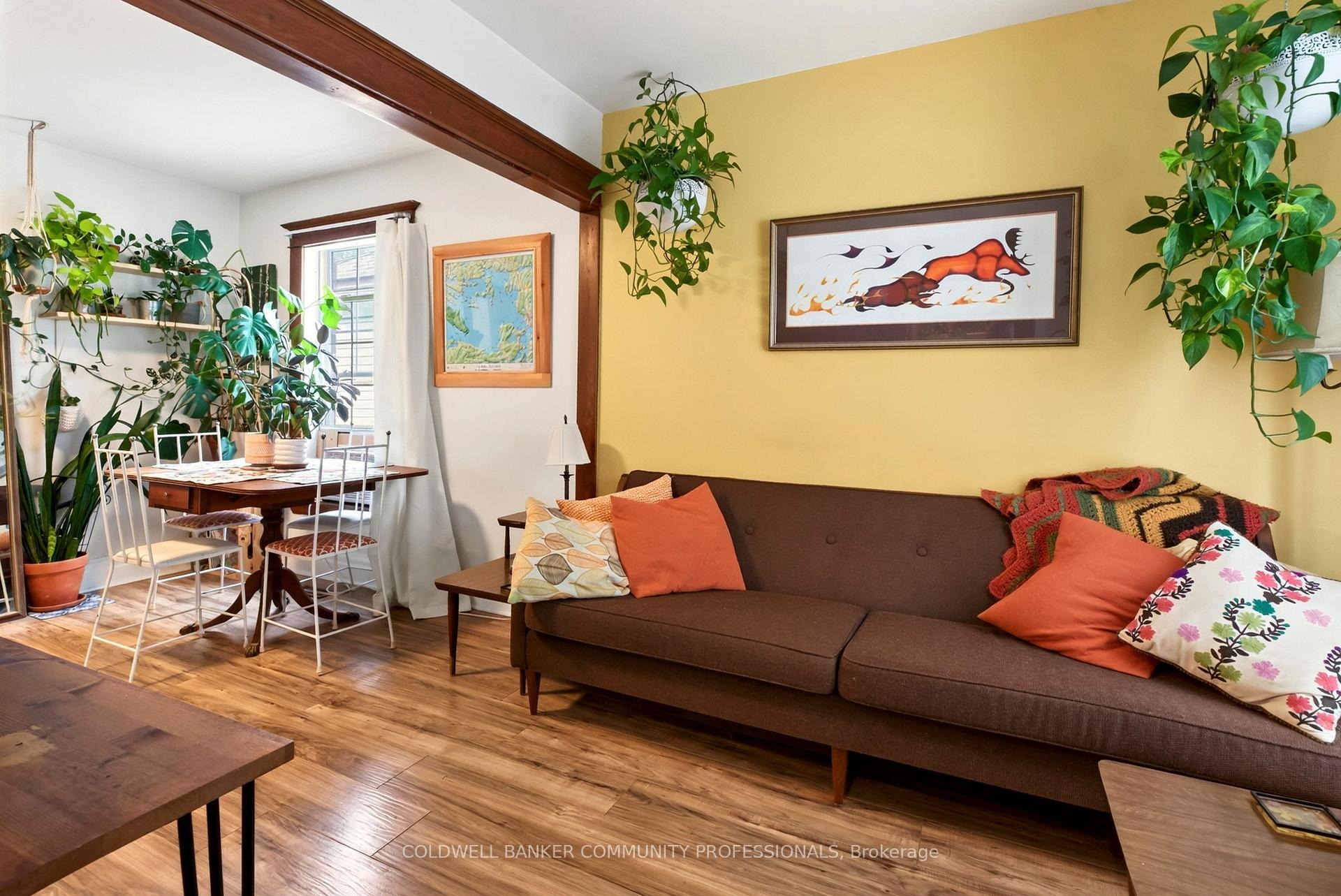 Photo 12 of 94 Edgemont Street N, Hamilton, Crown Point — HOMEH