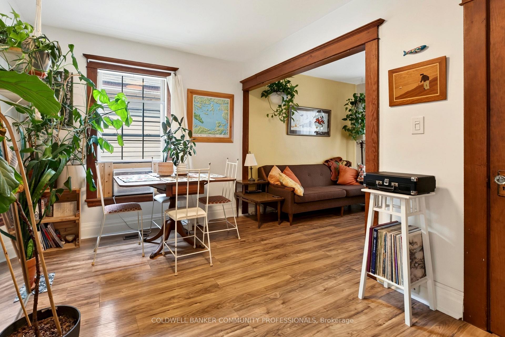 Photo 13 of 94 Edgemont Street N, Hamilton, Crown Point — HOMEH