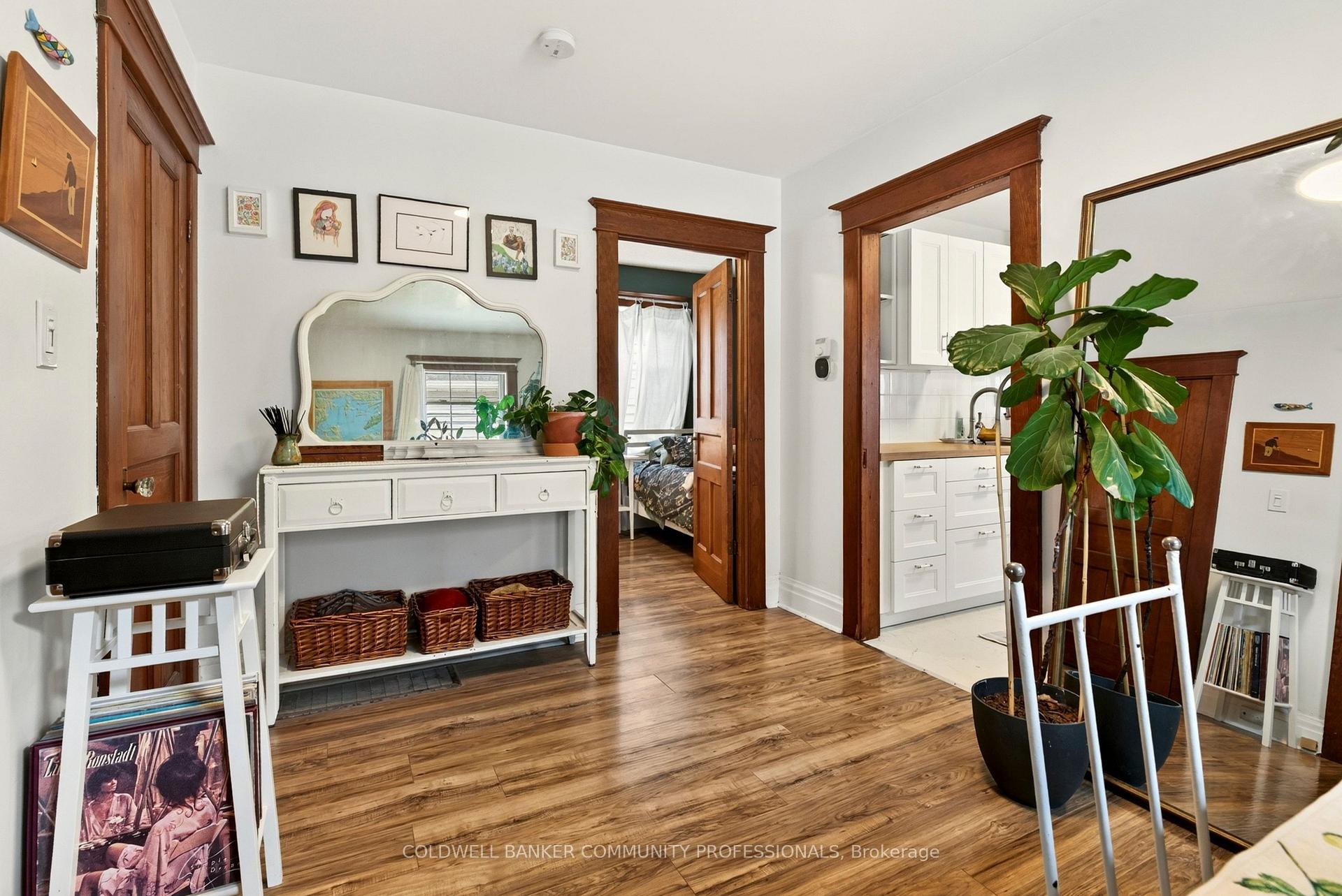Photo 16 of 94 Edgemont Street N, Hamilton, Crown Point — HOMEH