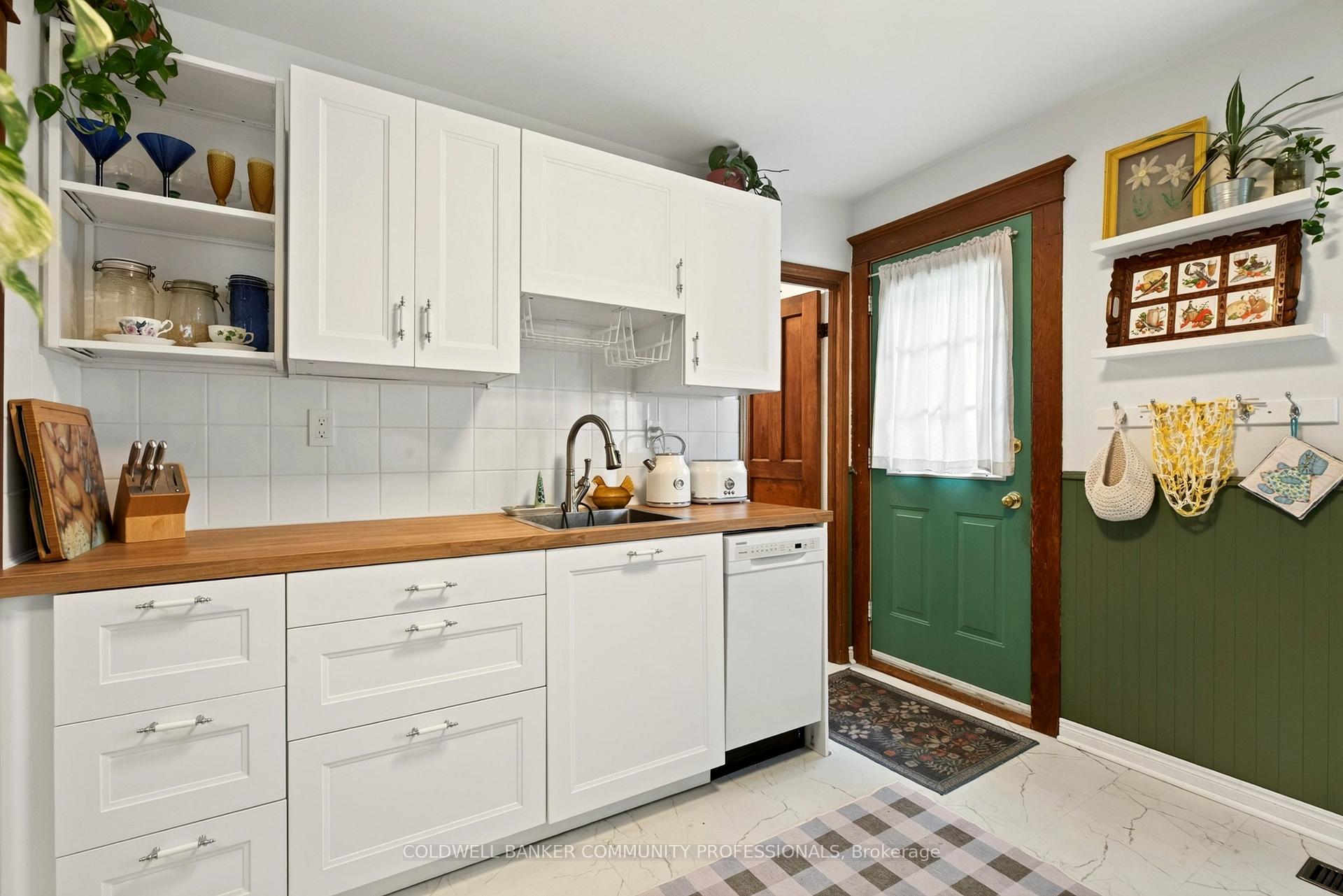 Photo 24 of 94 Edgemont Street N, Hamilton, Crown Point — HOMEH