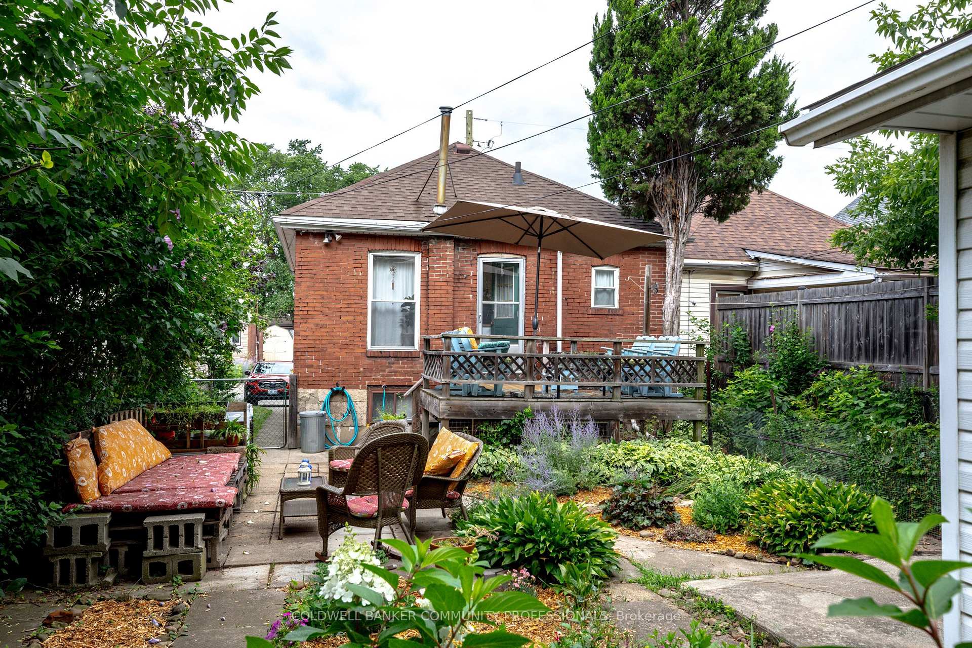 Photo 39 of 94 Edgemont Street N, Hamilton, Crown Point — HOMEH