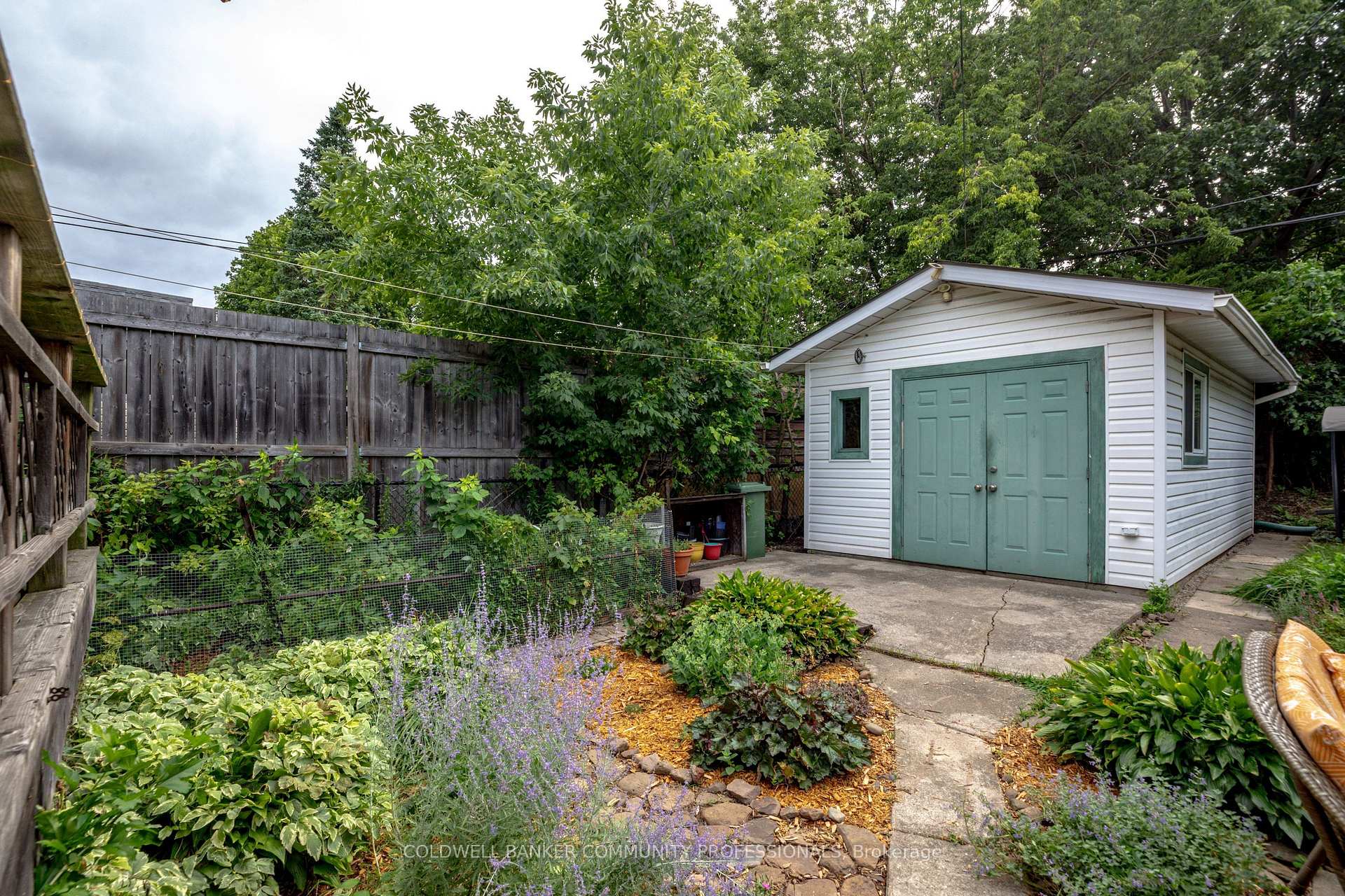 Photo 40 of 94 Edgemont Street N, Hamilton, Crown Point — HOMEH