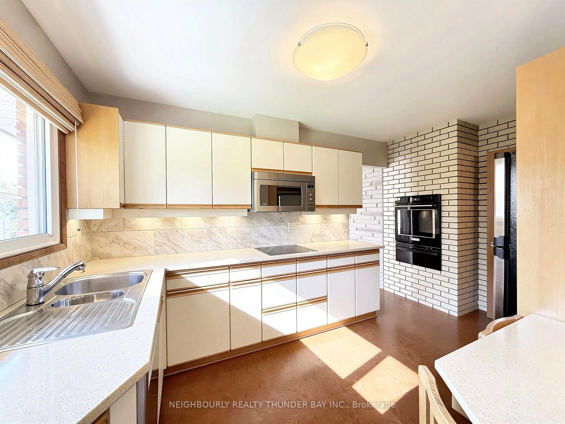 Photo 9 of 204 Anten Street, Thunder Bay, River Terrace — HOMEH