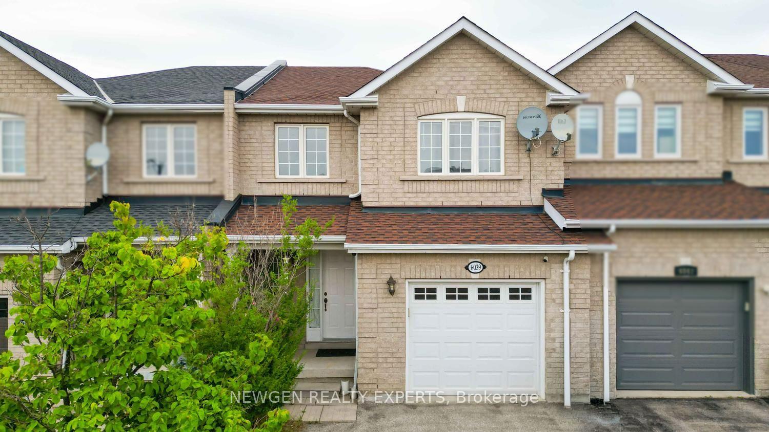 Front of 6039 Coxswain Crescent