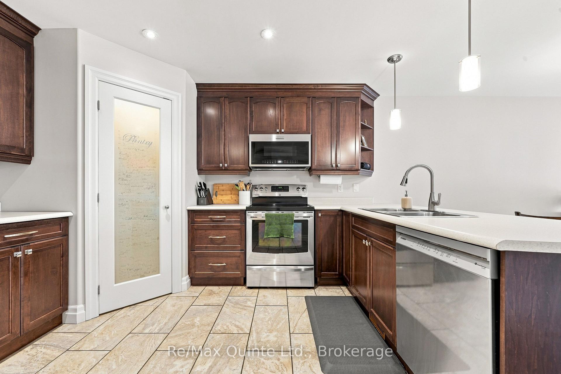 Photo 11 of 53 Aspen Drive, Quinte West, Murray Ward — HOMEH