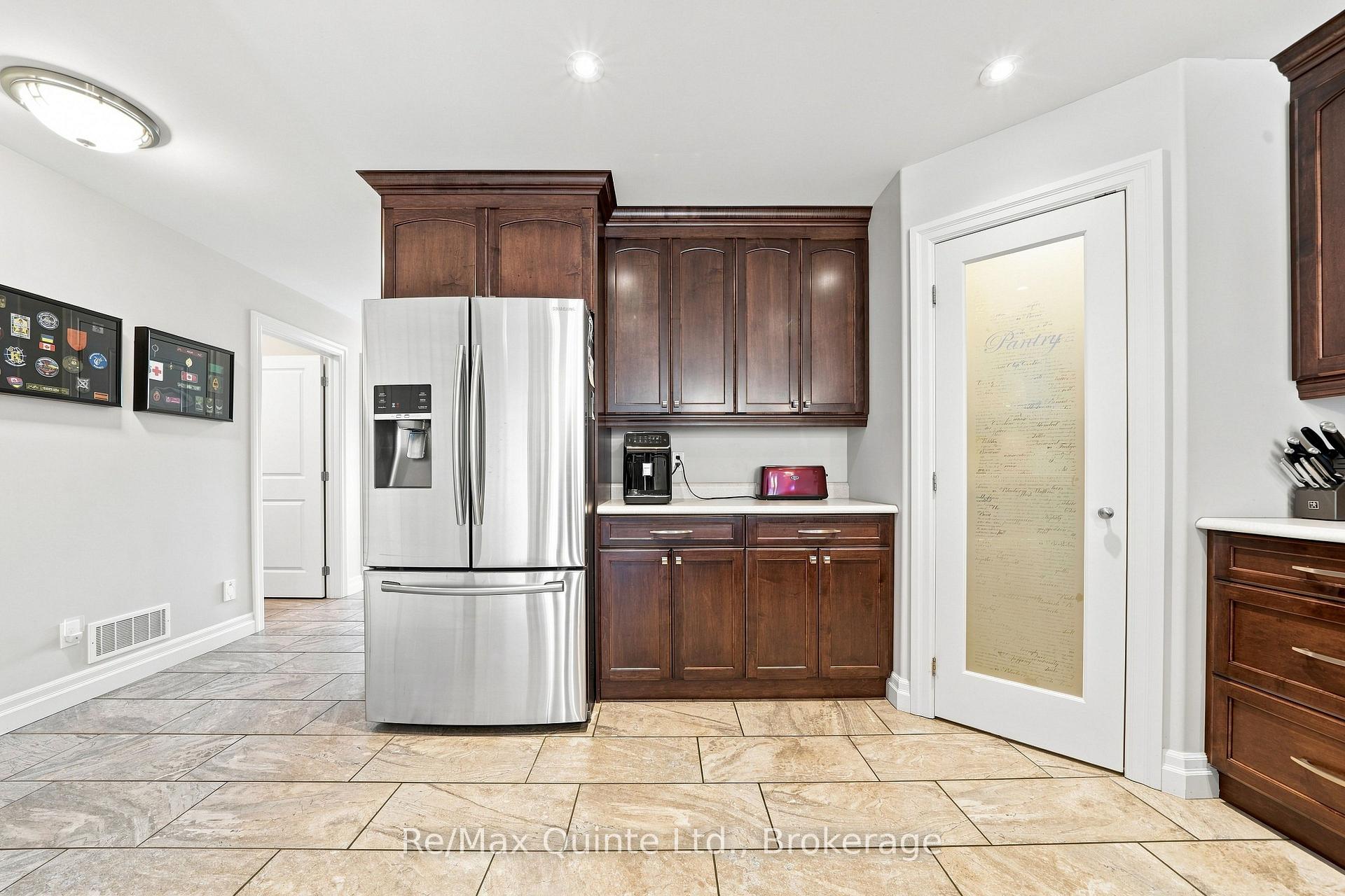 Photo 12 of 53 Aspen Drive, Quinte West, Murray Ward — HOMEH