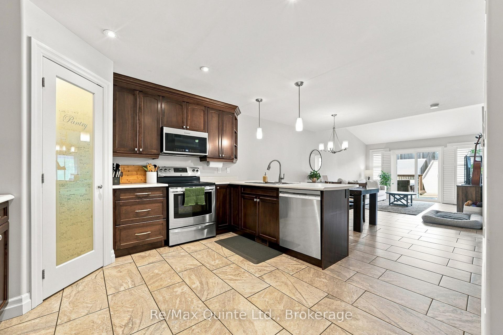Photo 13 of 53 Aspen Drive, Quinte West, Murray Ward — HOMEH