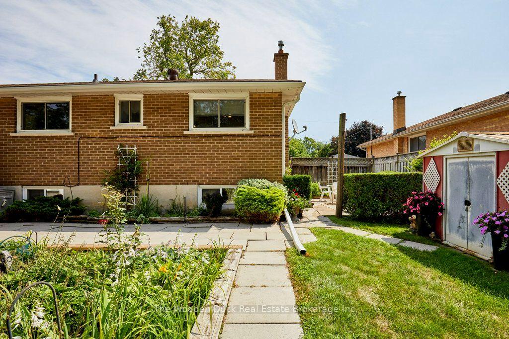 Photo 14 of 926 Walton Boulevard, Whitby, Williamsburg — HOMEH