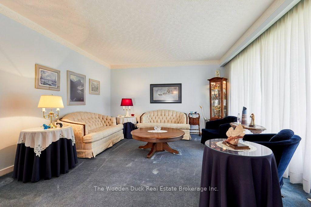 Photo 24 of 926 Walton Boulevard, Whitby, Williamsburg — HOMEH