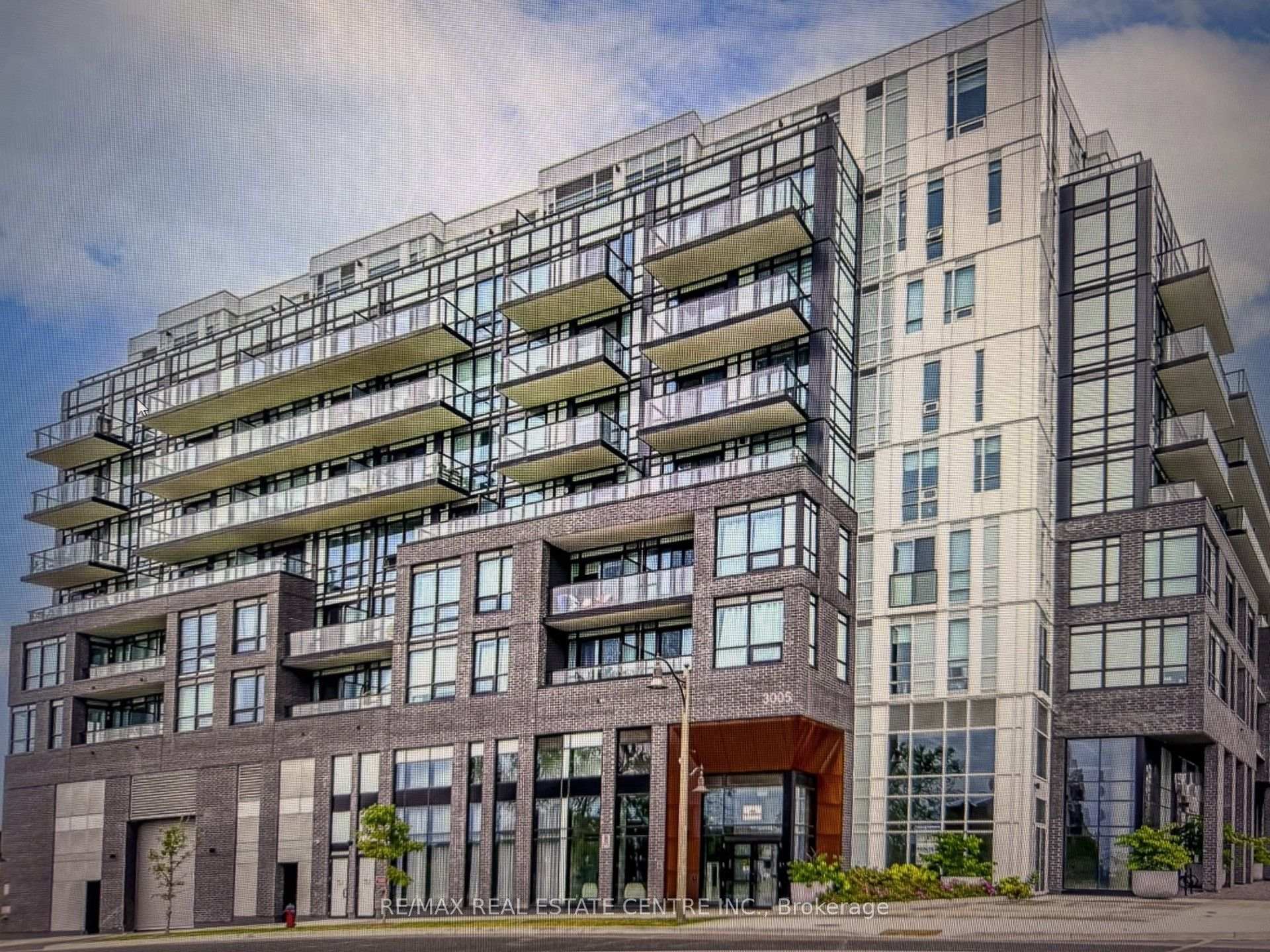 Front of Unit 501, 3005 Pine Glen Road