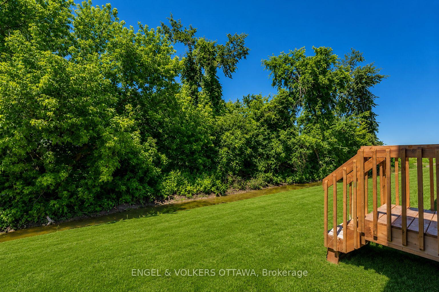 Photo 23 of 89 Hackamore Crescent, Ottawa, Goulbourn Twp From Franktown Rd/South To Rideau — HOMEH