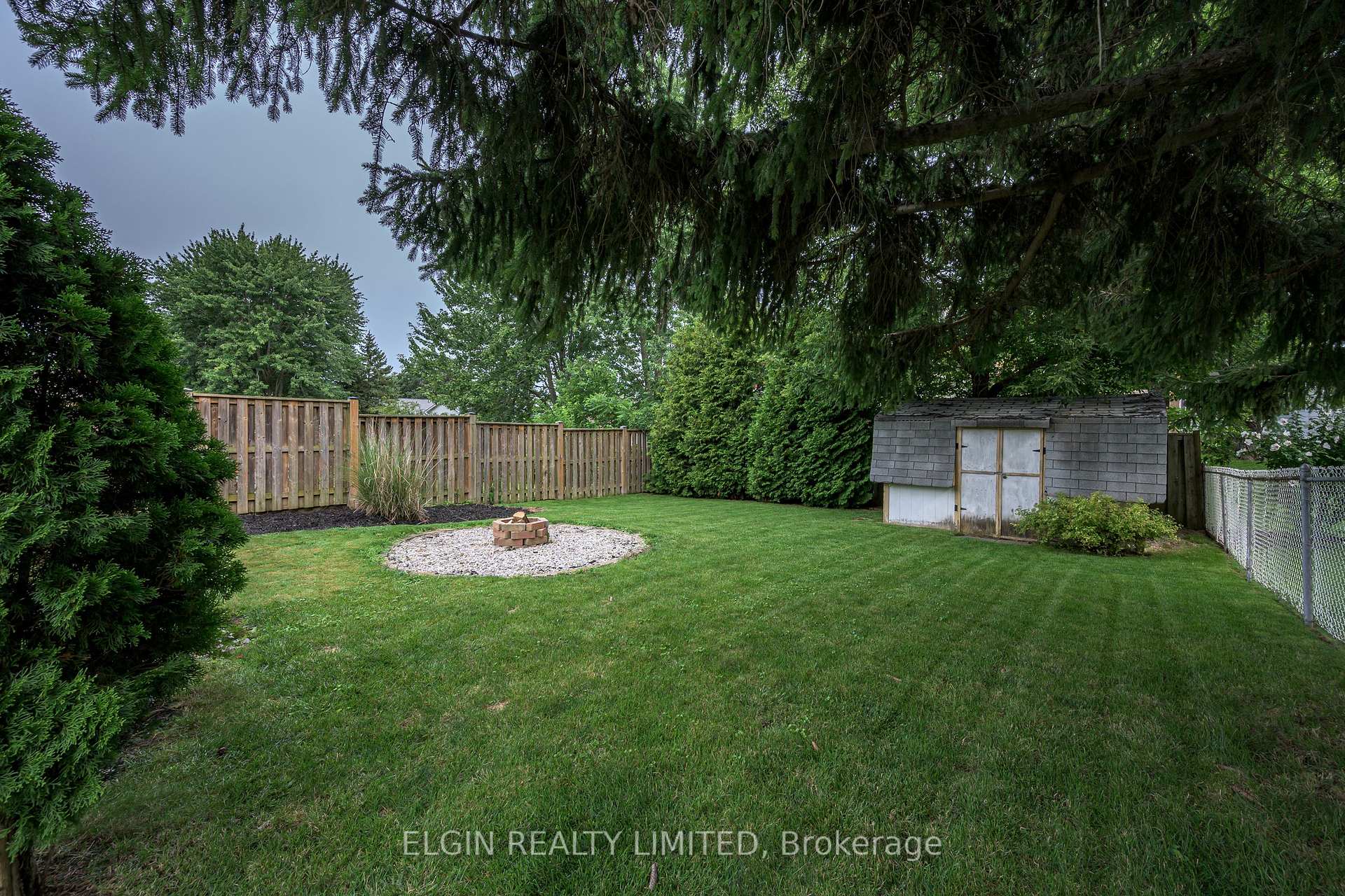 Photo 5 of 176 Forest Avenue, St. Thomas — HOMEH
