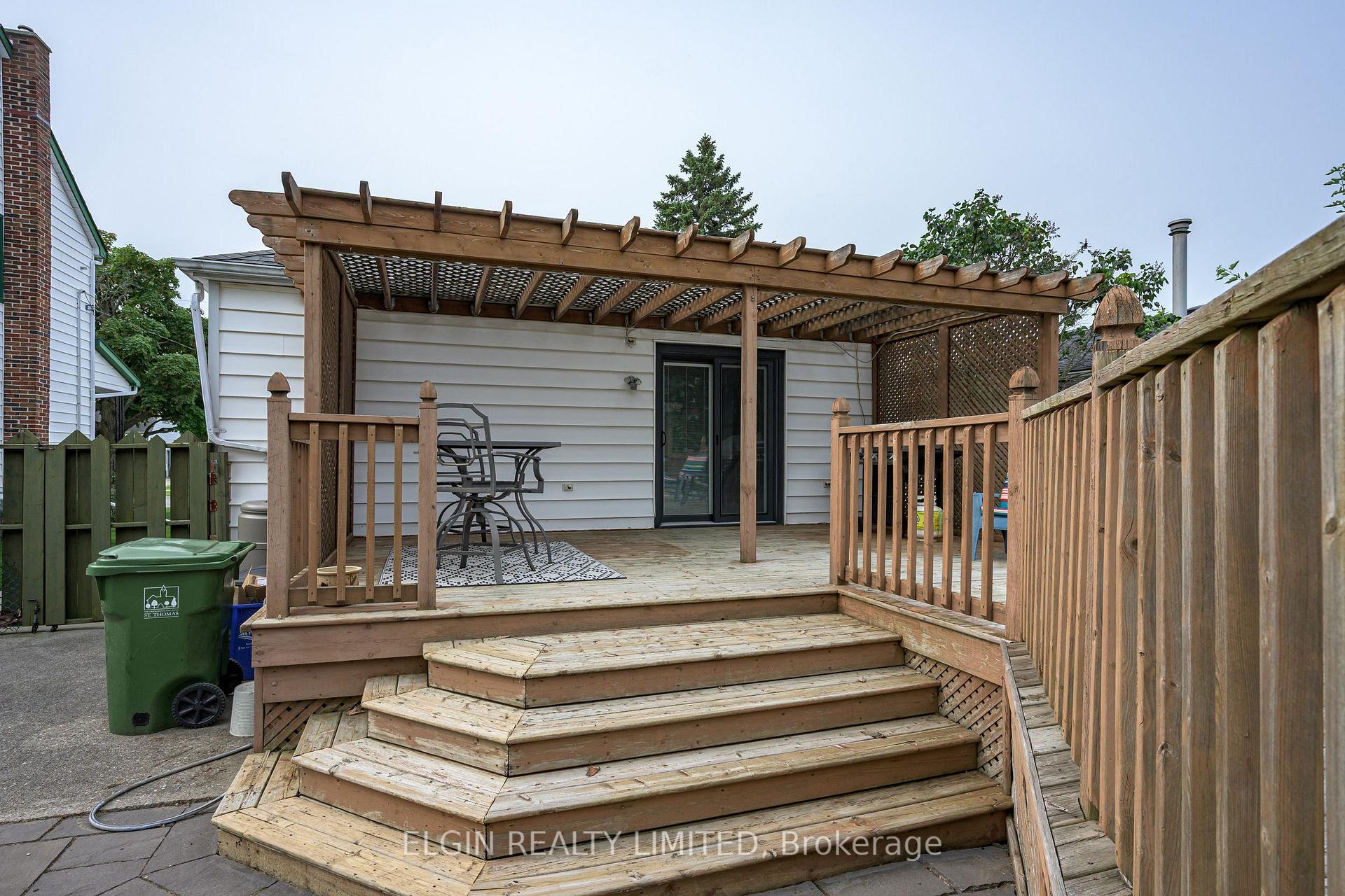 Photo 9 of 176 Forest Avenue, St. Thomas — HOMEH