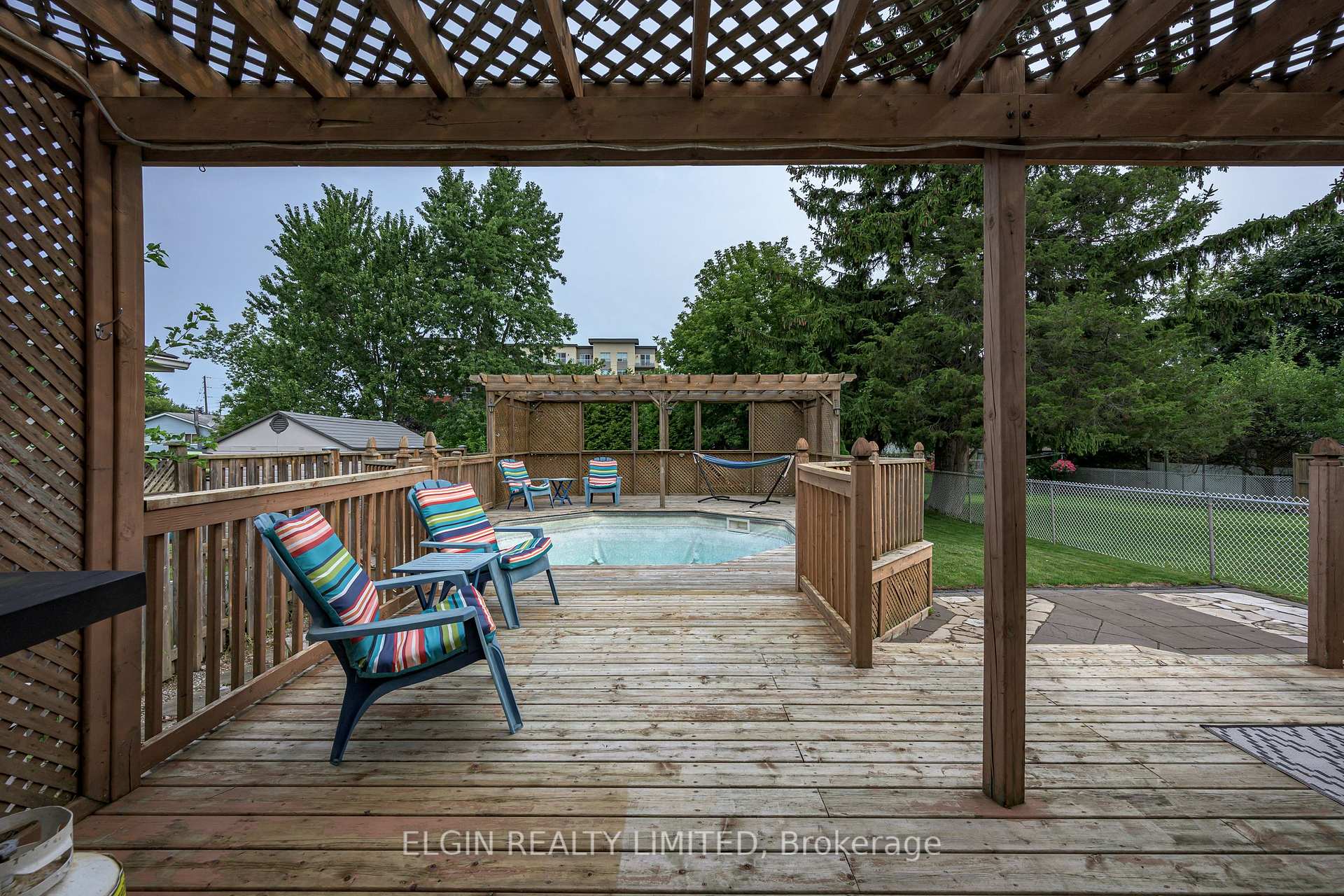 Photo 10 of 176 Forest Avenue, St. Thomas — HOMEH