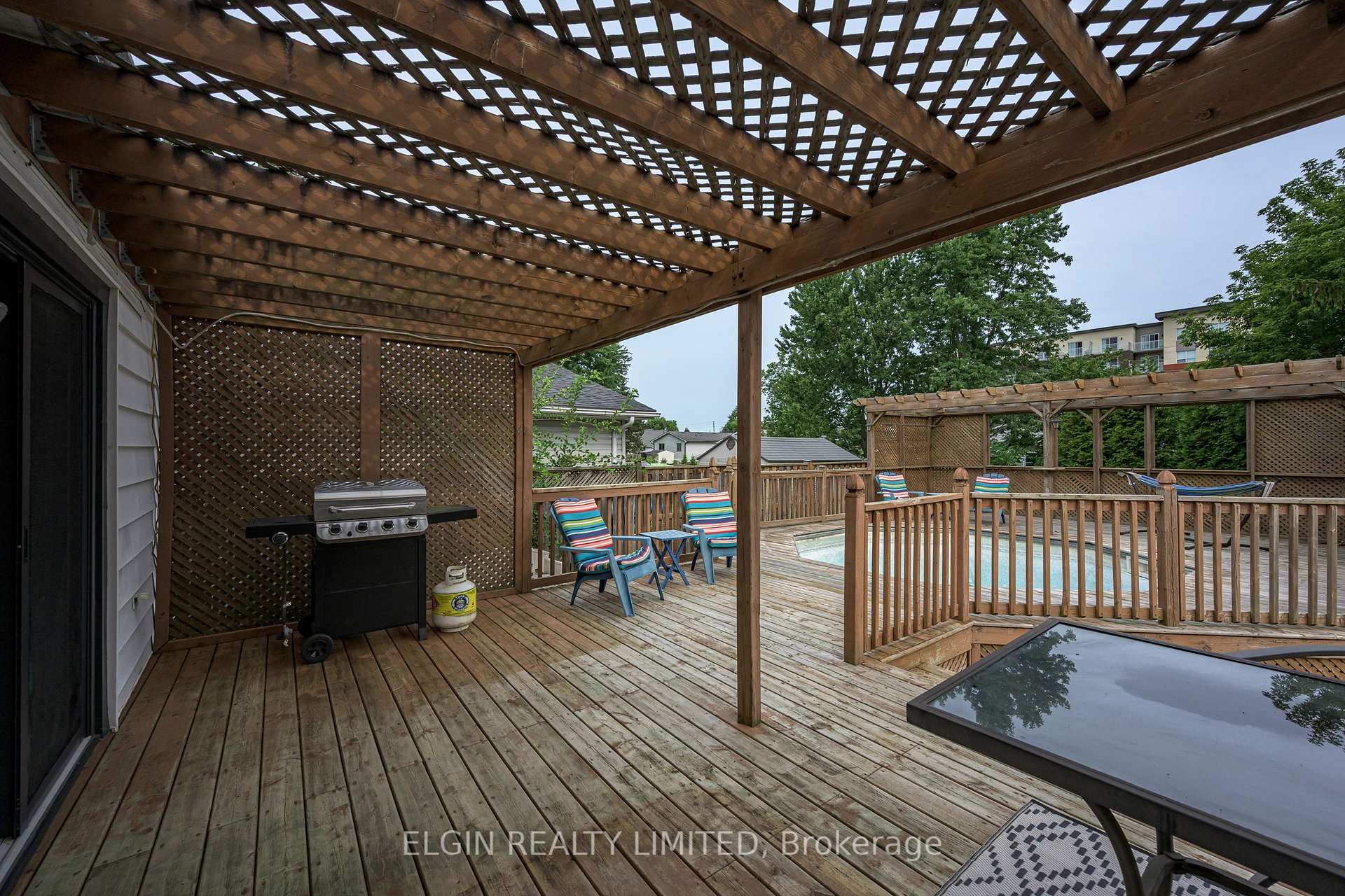 Photo 12 of 176 Forest Avenue, St. Thomas — HOMEH