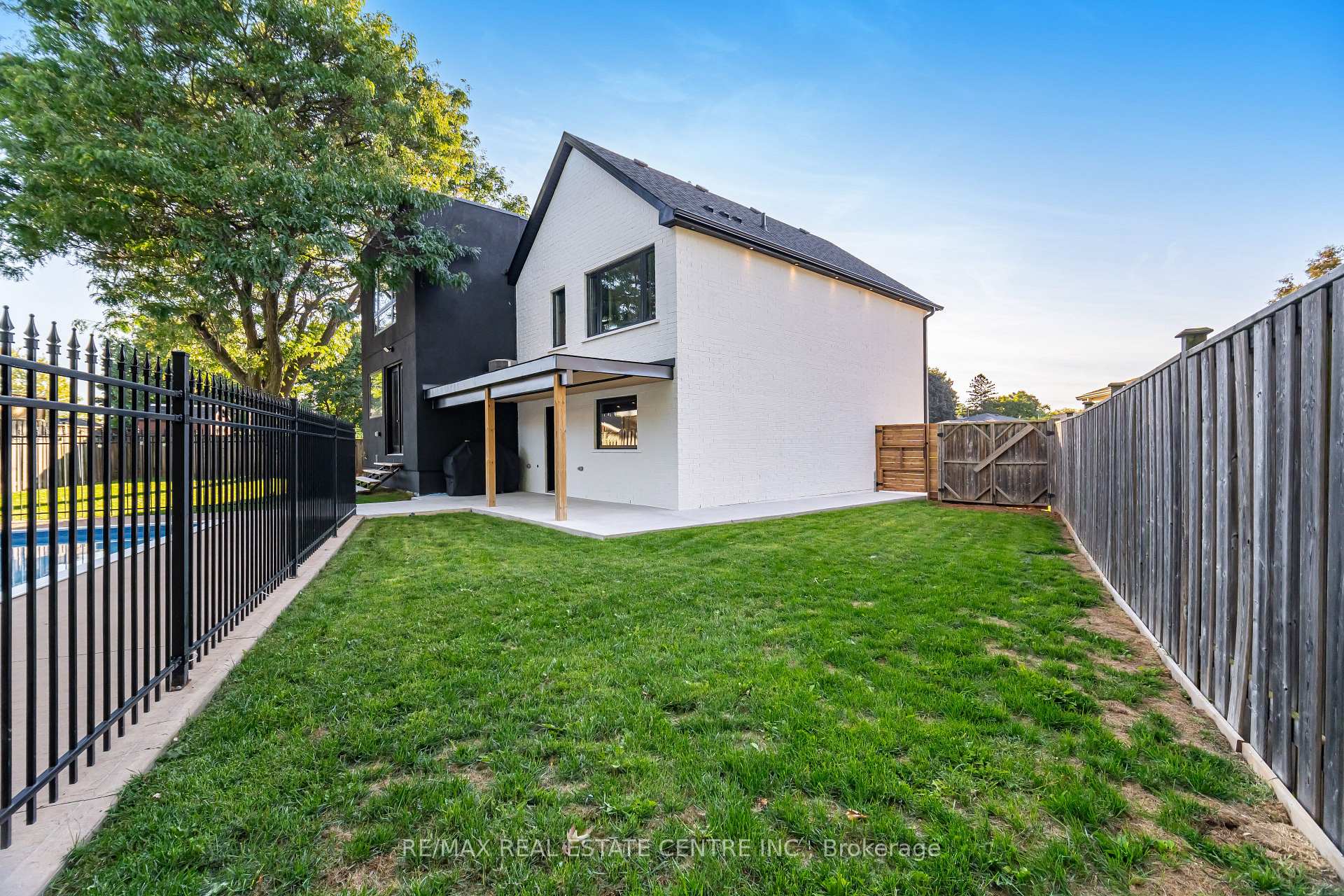 Photo 42 of 772 Banting Court, Milton, Dorset Park — HOMEH