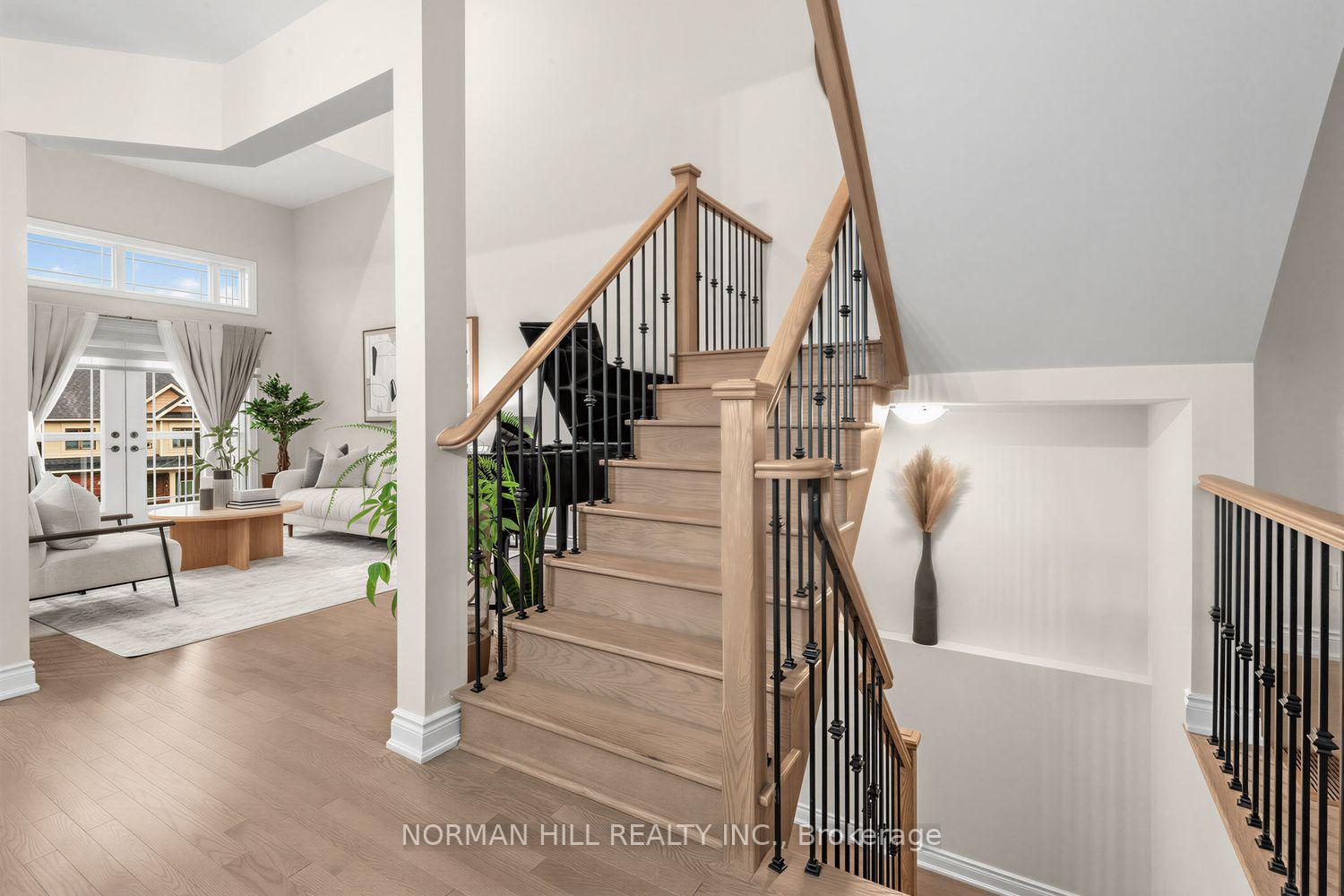 Photo 10 of 46 Janes Crescent, New Tecumseth, Alliston — HOMEH