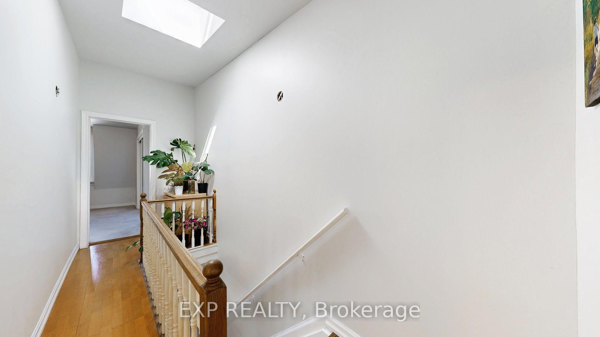 Photo 18 of 59 Vanevery Street, Etobicoke, Mimico — HOMEH