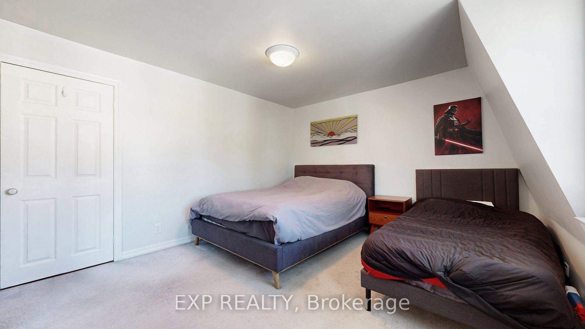 Photo 23 of 59 Vanevery Street, Etobicoke, Mimico — HOMEH