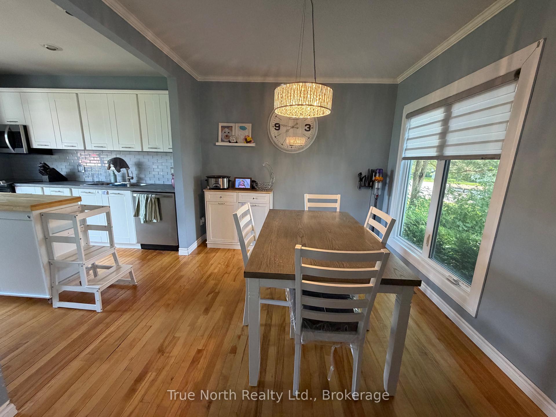 Photo 5 of 20 Devonshire Street, Kapuskasing — HOMEH