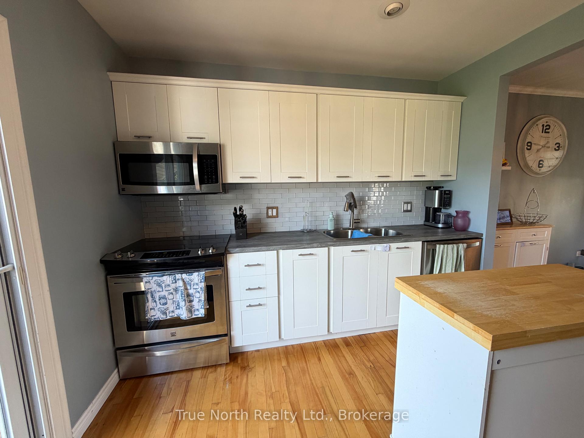 Photo 7 of 20 Devonshire Street, Kapuskasing — HOMEH