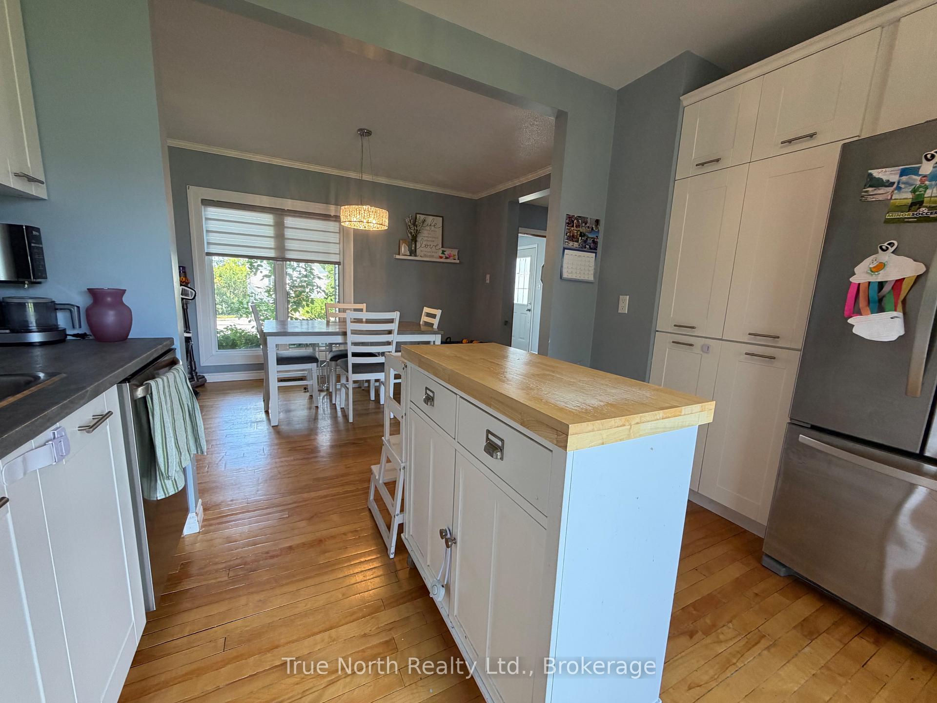 Photo 8 of 20 Devonshire Street, Kapuskasing — HOMEH