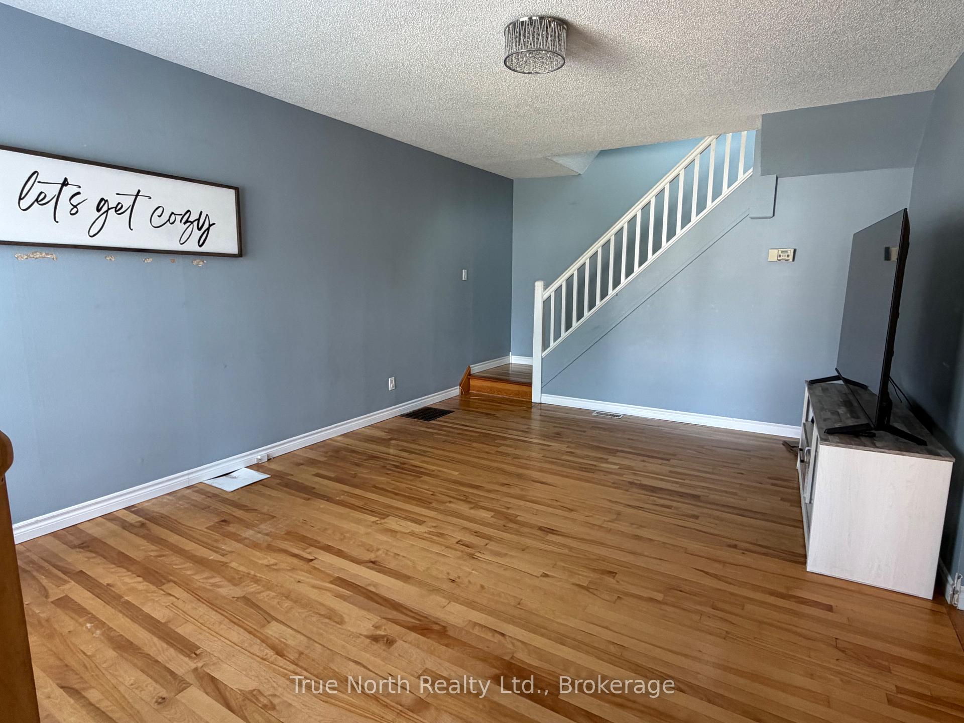 Photo 11 of 20 Devonshire Street, Kapuskasing — HOMEH