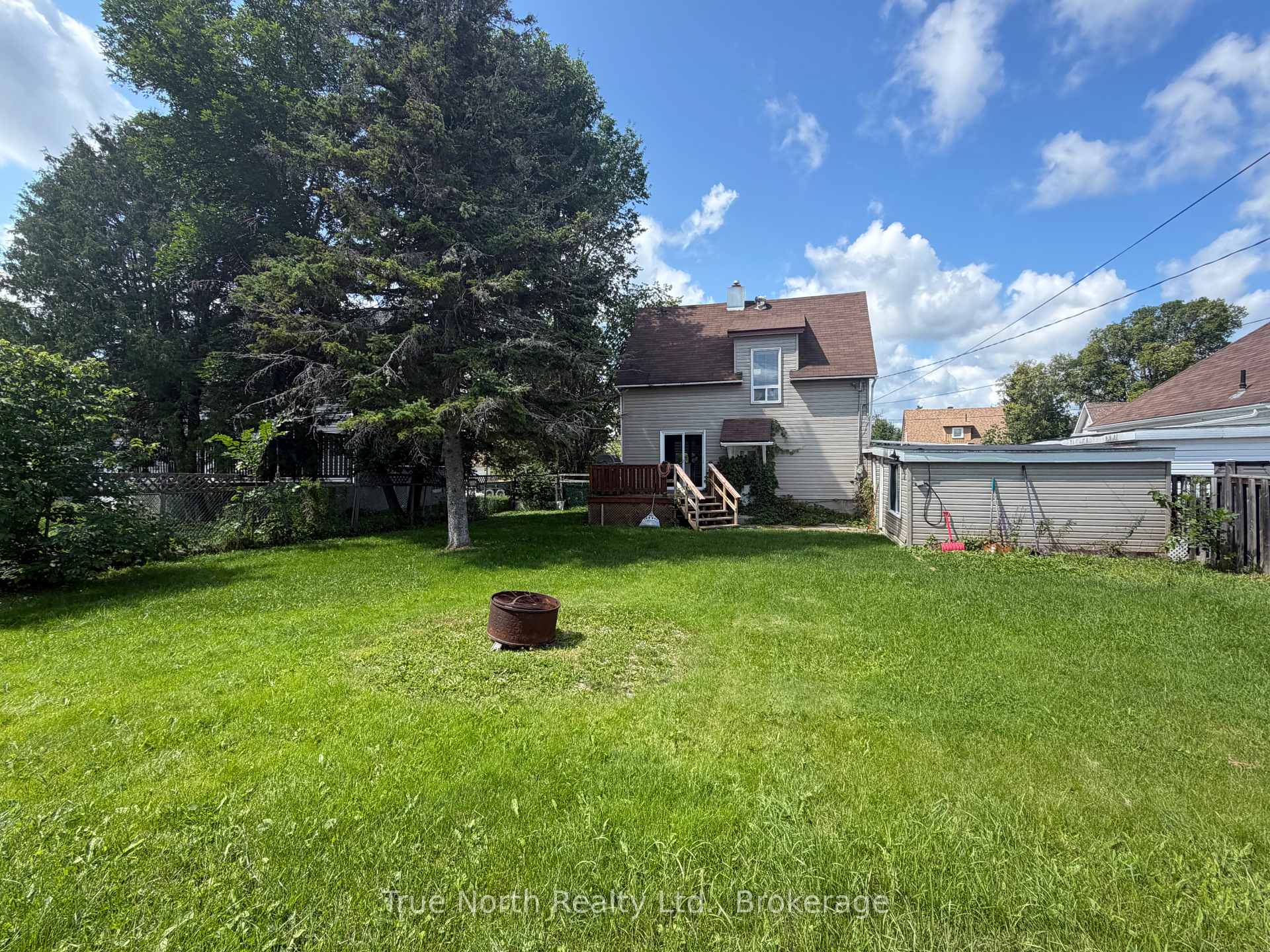 Photo 31 of 20 Devonshire Street, Kapuskasing — HOMEH