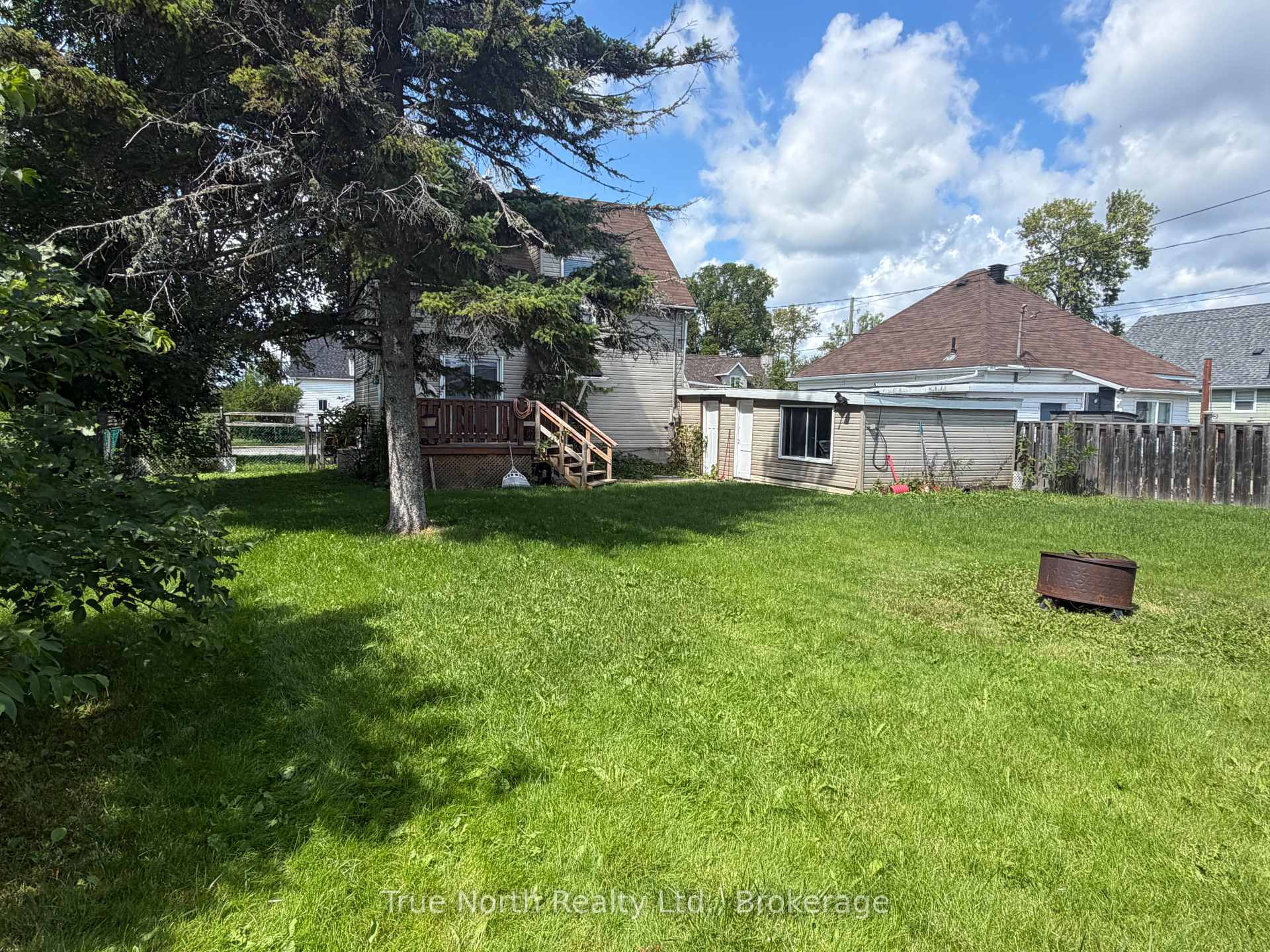 Photo 32 of 20 Devonshire Street, Kapuskasing — HOMEH
