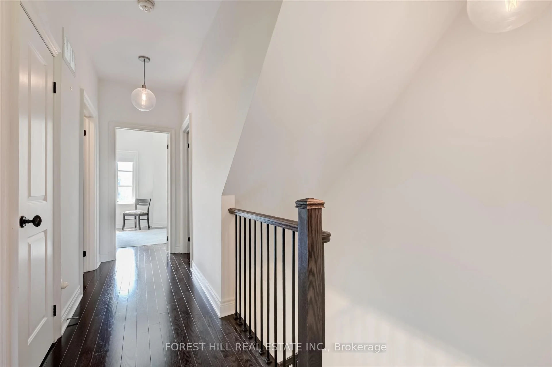 Photo 7 of 111 Powseland Crescent, Vaughan, West Woodbridge — HOMEH