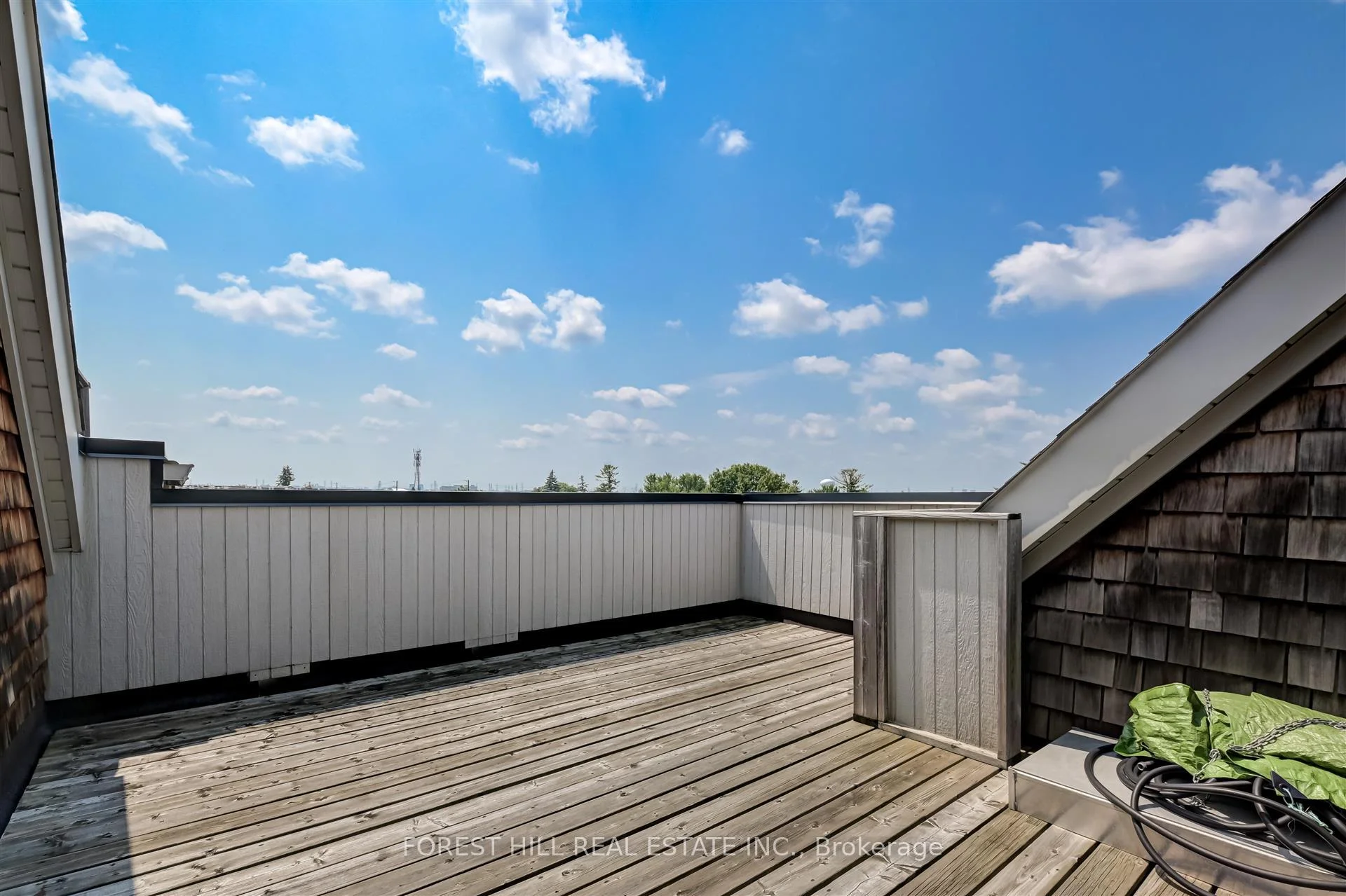 Photo 24 of 111 Powseland Crescent, Vaughan, West Woodbridge — HOMEH