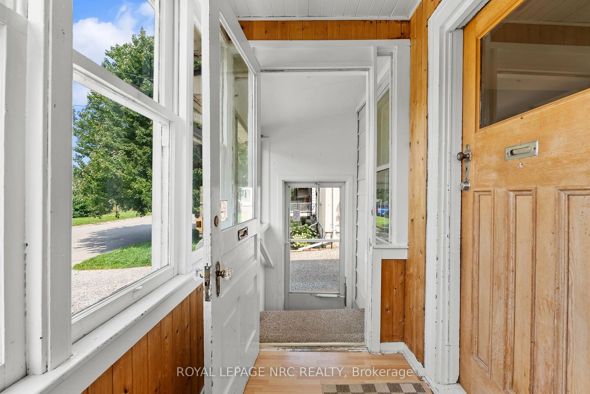 Photo 5 of 14 Heatherington Street, St. Catharines, Downtown — HOMEH