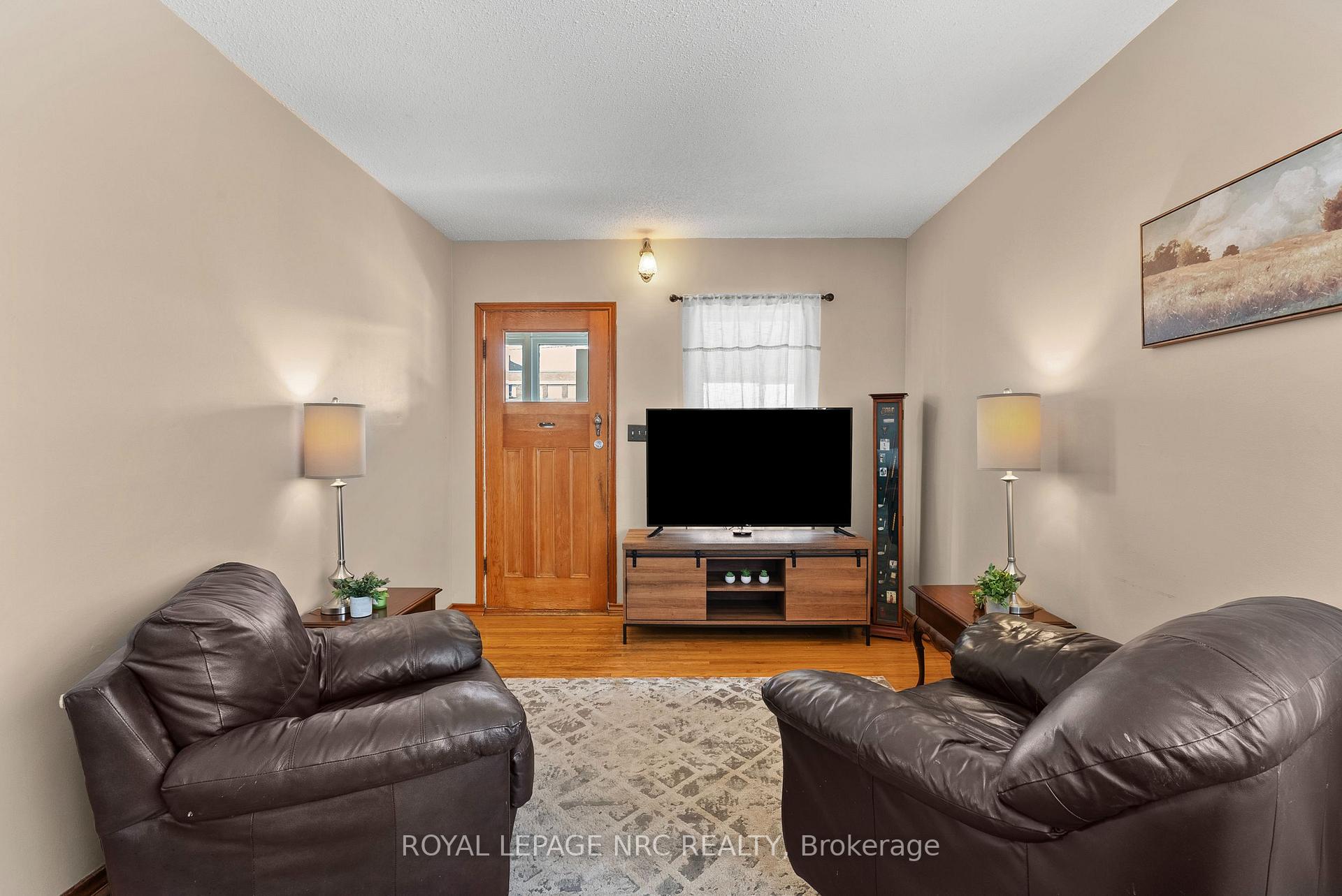 Photo 7 of 14 Heatherington Street, St. Catharines, Downtown — HOMEH