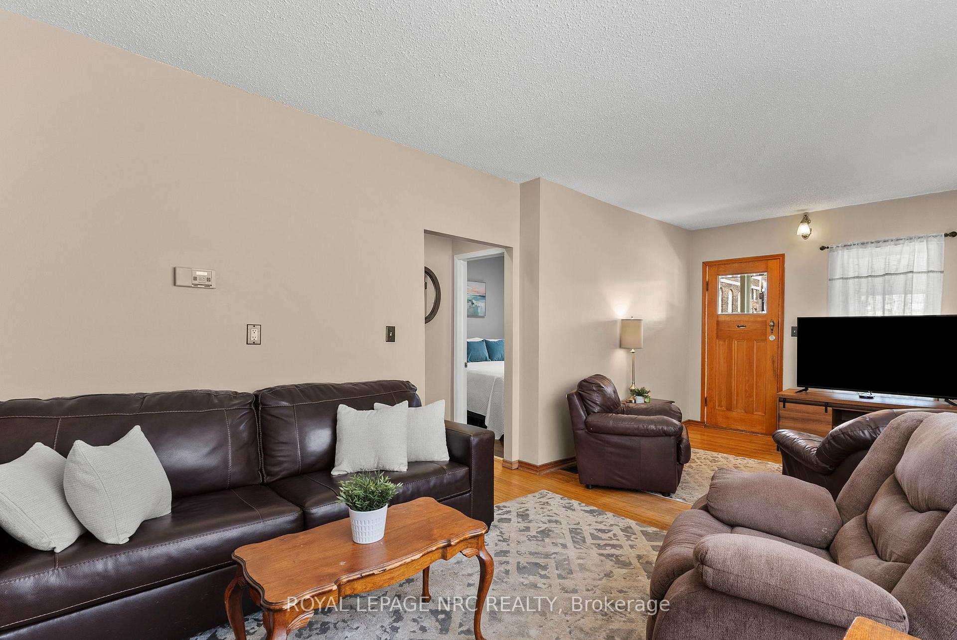 Photo 11 of 14 Heatherington Street, St. Catharines, Downtown — HOMEH