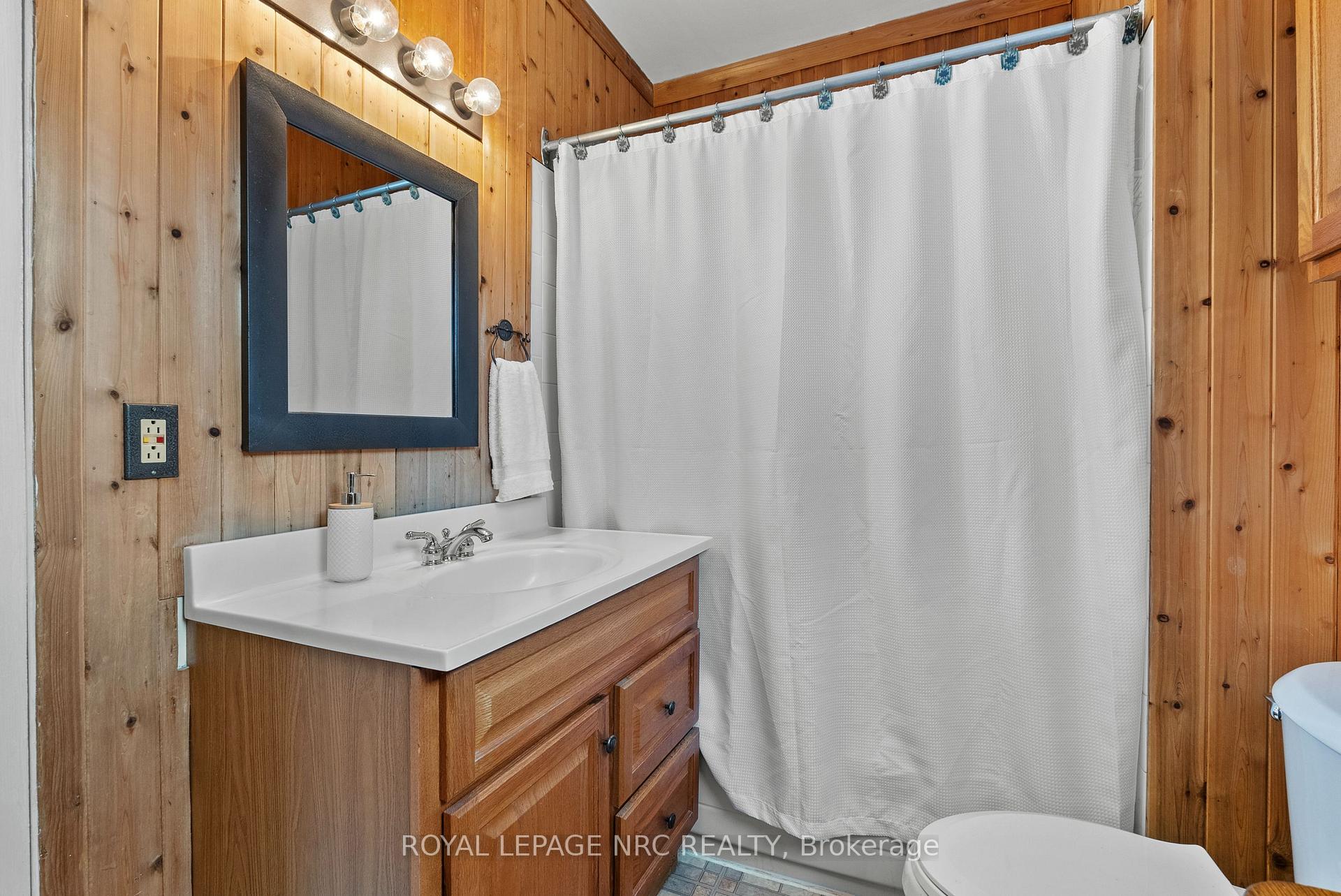 Photo 13 of 14 Heatherington Street, St. Catharines, Downtown — HOMEH