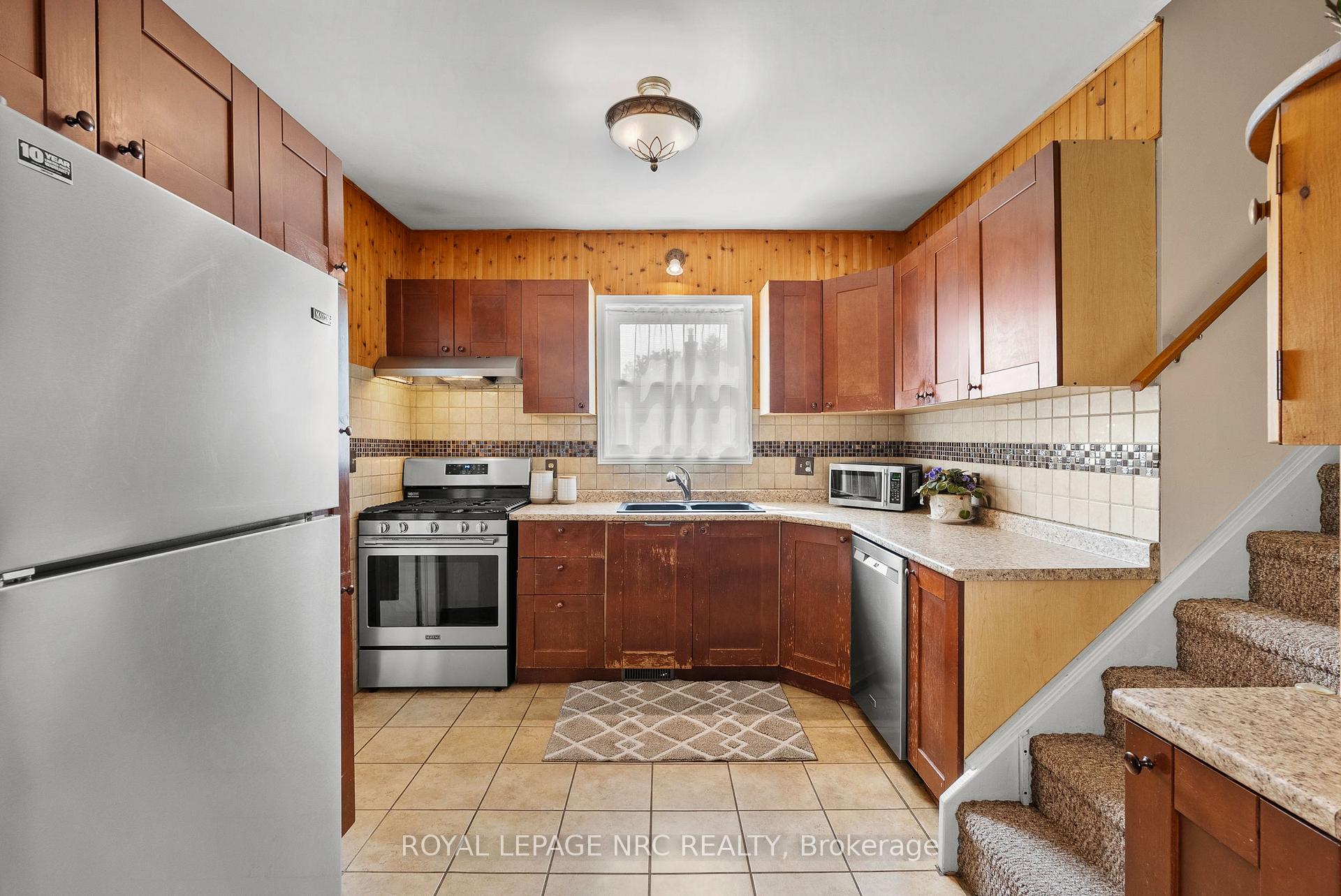 Photo 15 of 14 Heatherington Street, St. Catharines, Downtown — HOMEH
